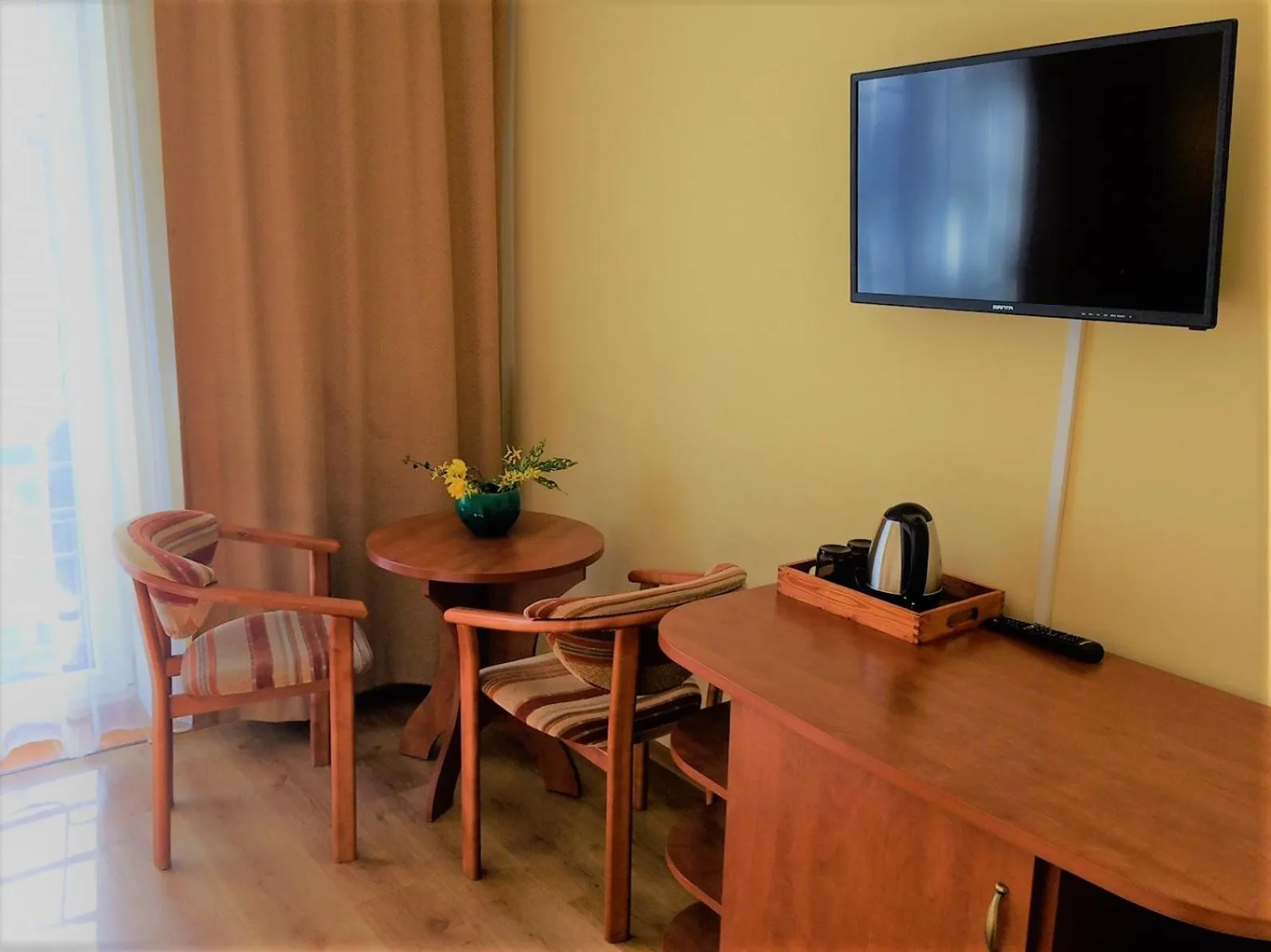 Photo of the whole room in Willa Solmare