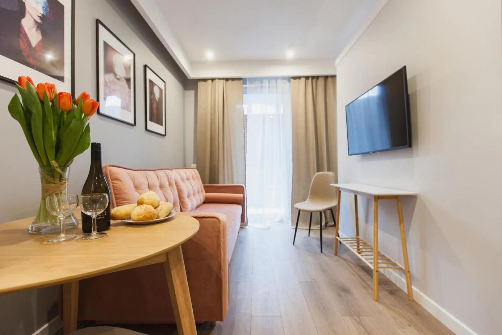 Photo of the whole room in City Break Atelier Praga Apartamenty