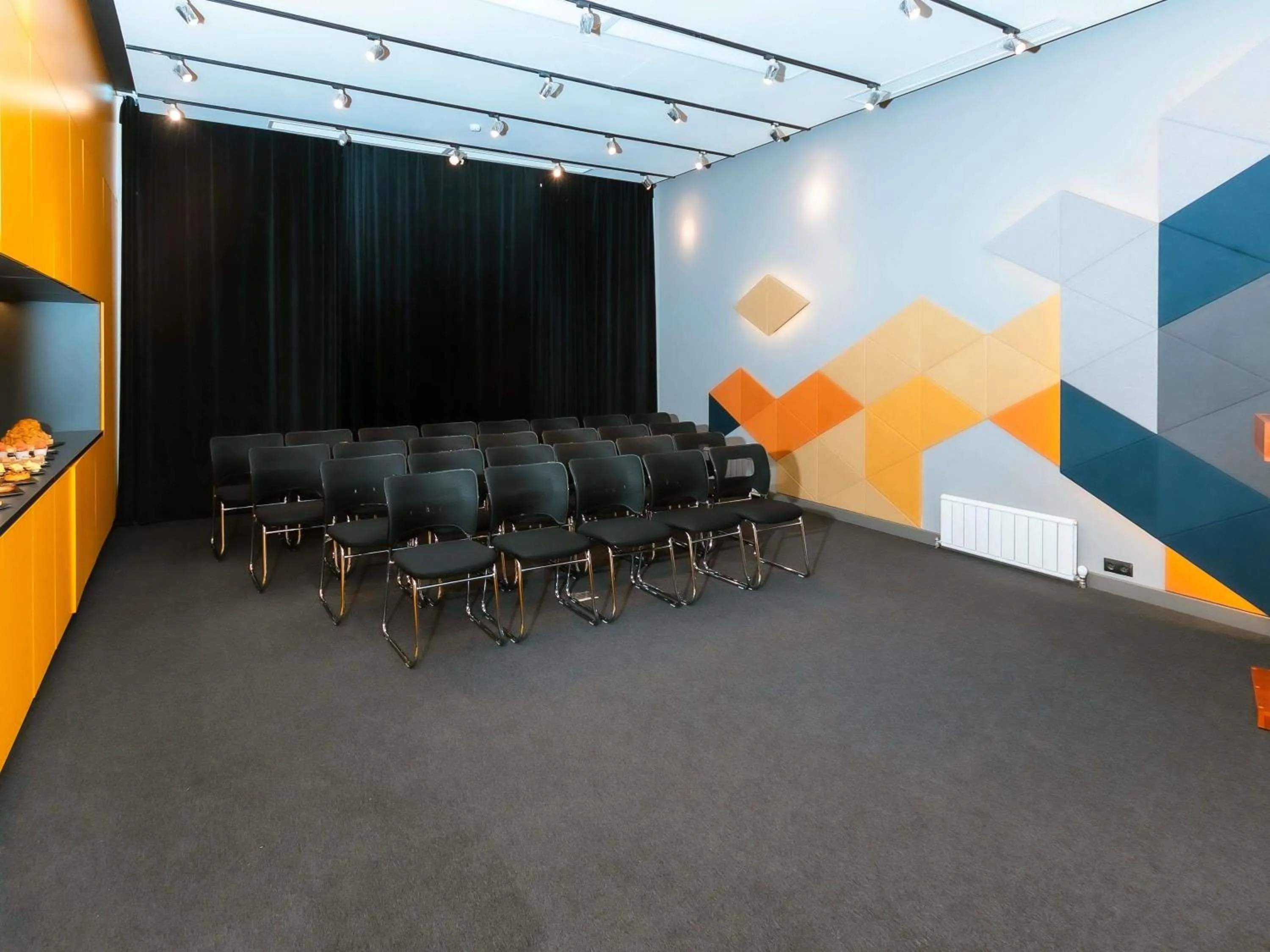 Meeting/conference room in Ibis Aktobe