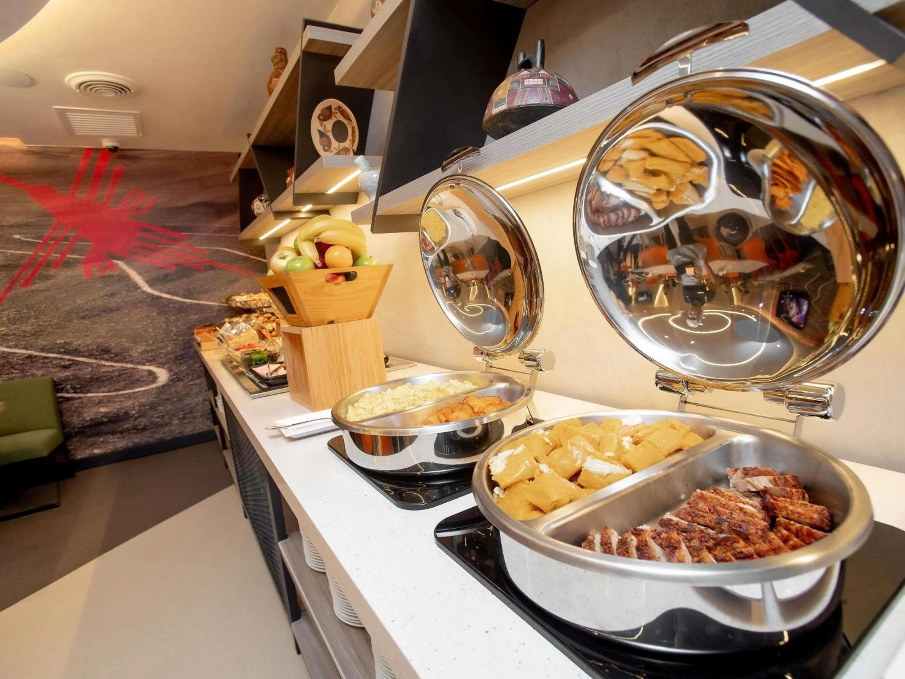 Breakfast in ibis Styles Lima Benavides Miraflores