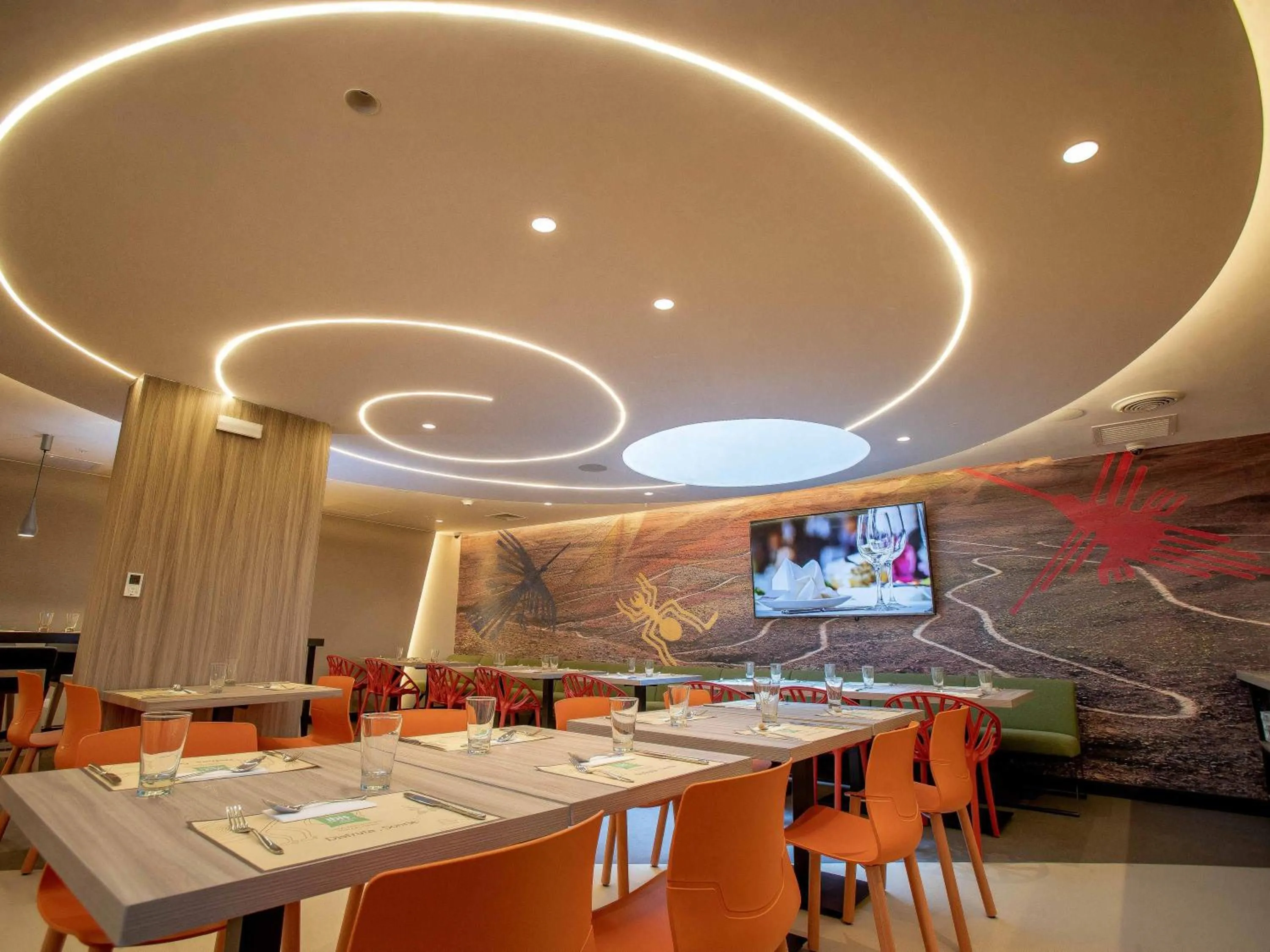 Restaurant/places to eat in ibis Styles Lima Benavides Miraflores