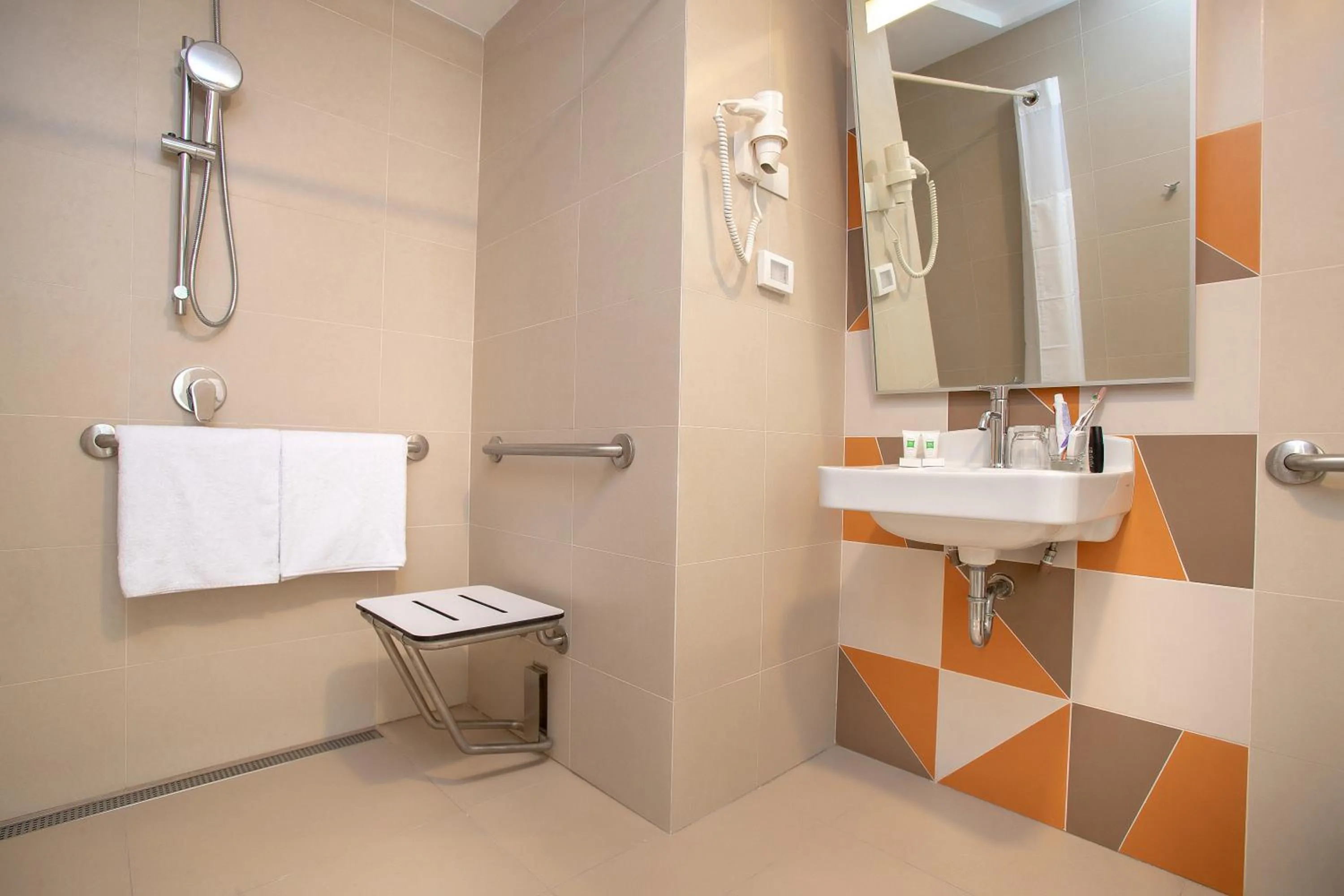 Bathroom in ibis Styles Lima Benavides Miraflores