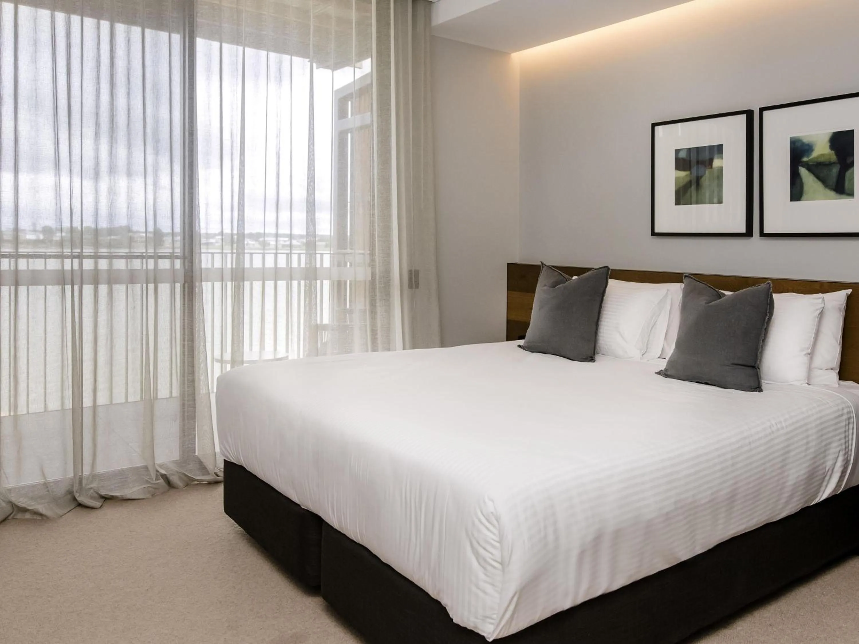 Bedroom, Bed in The Sebel Yarrawonga Silverwoods