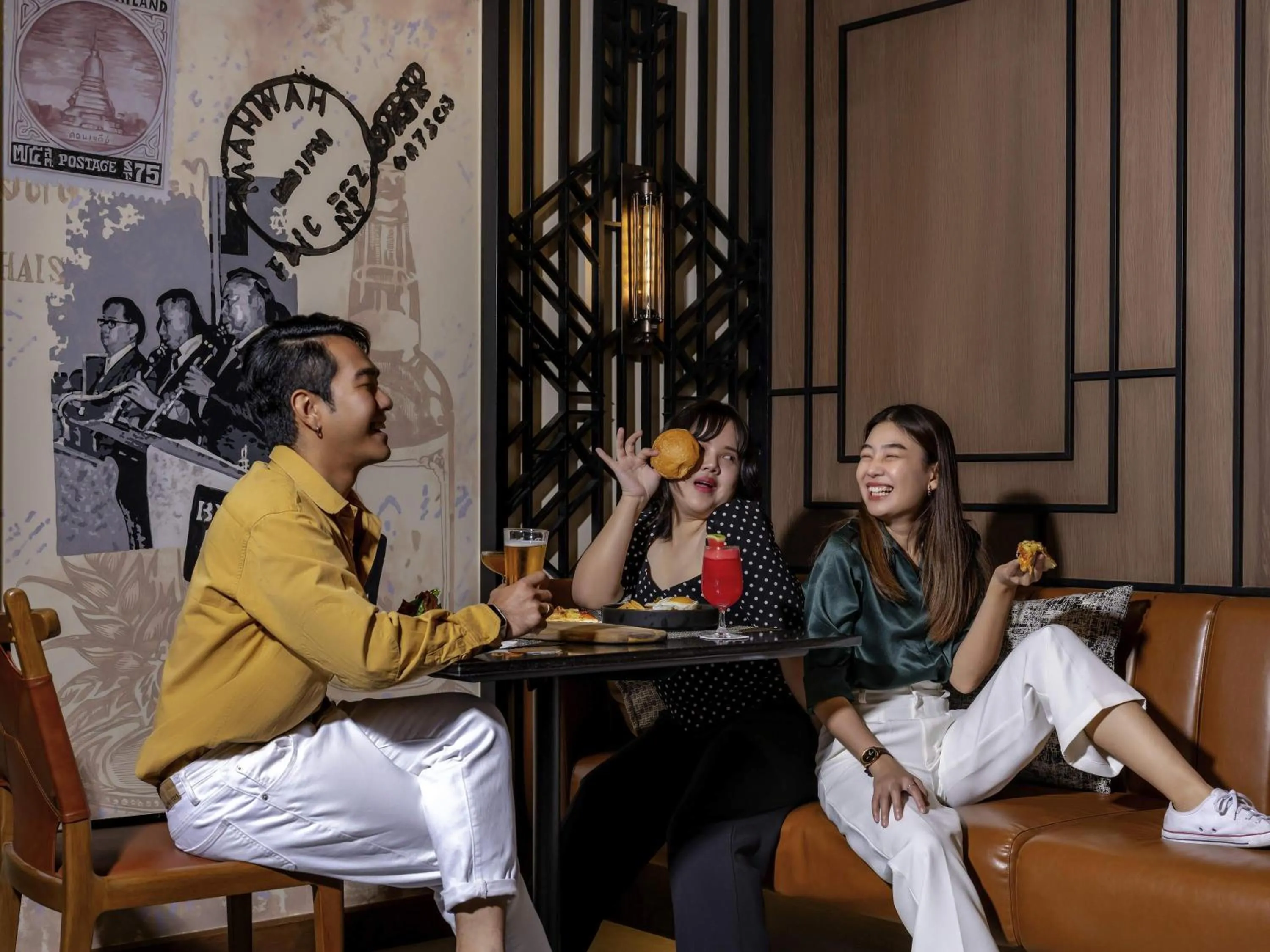 Restaurant/places to eat in ibis Styles Bangkok Silom