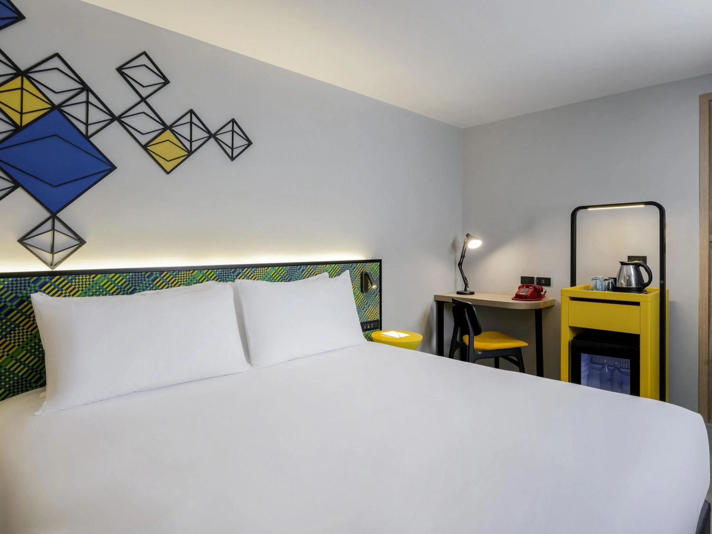 Bedroom, Bed in ibis Styles Bangkok Silom