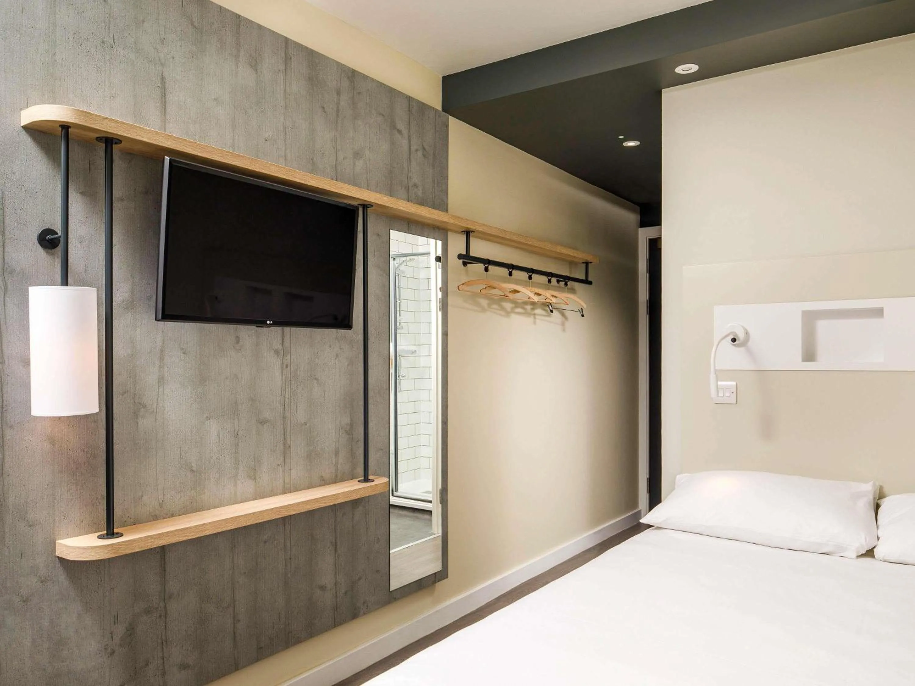 Bedroom, Bed in ibis Budget Sheffield Centre St Marys Gate