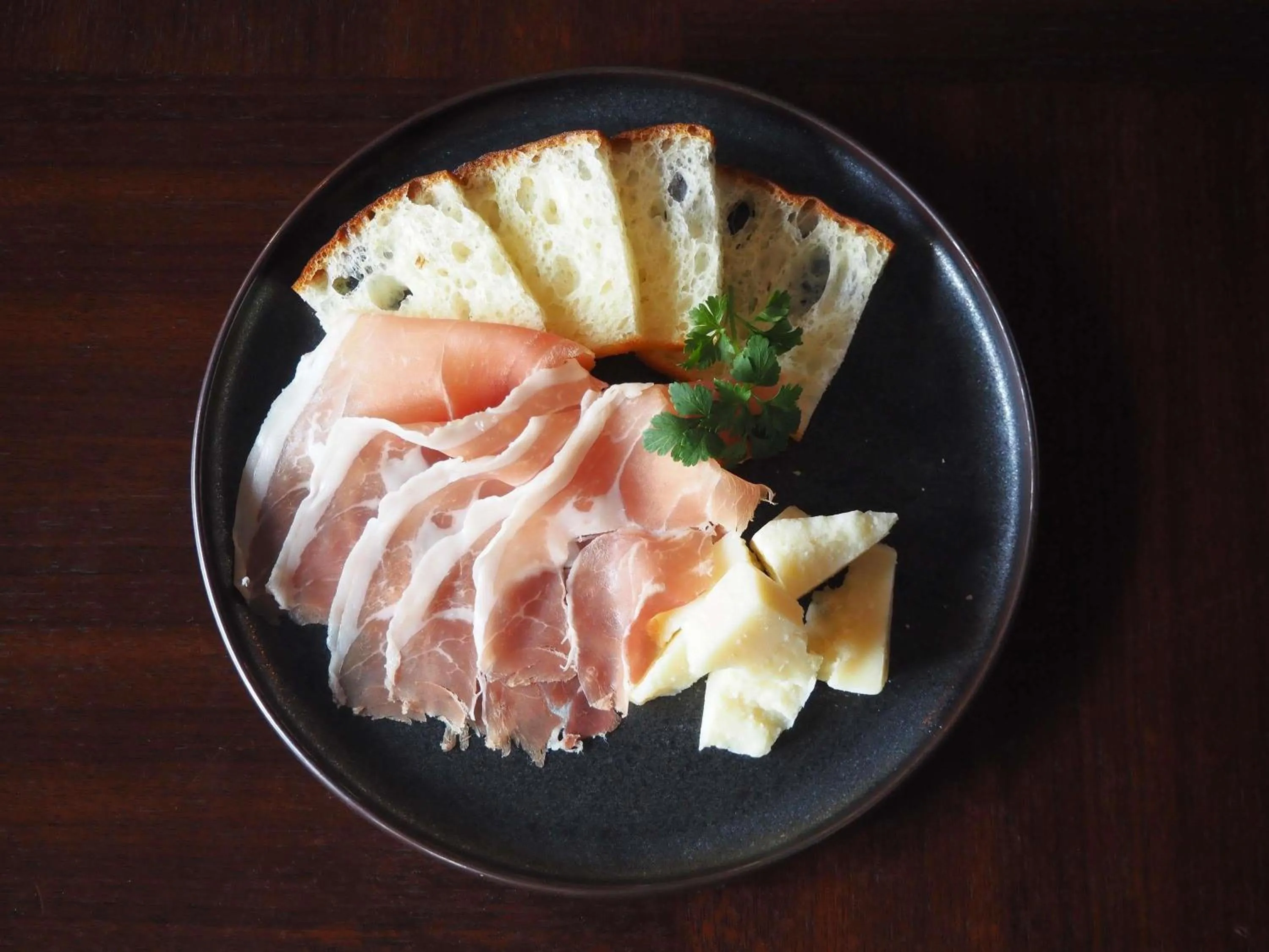 Restaurant/places to eat in Mercure Kyoto Station