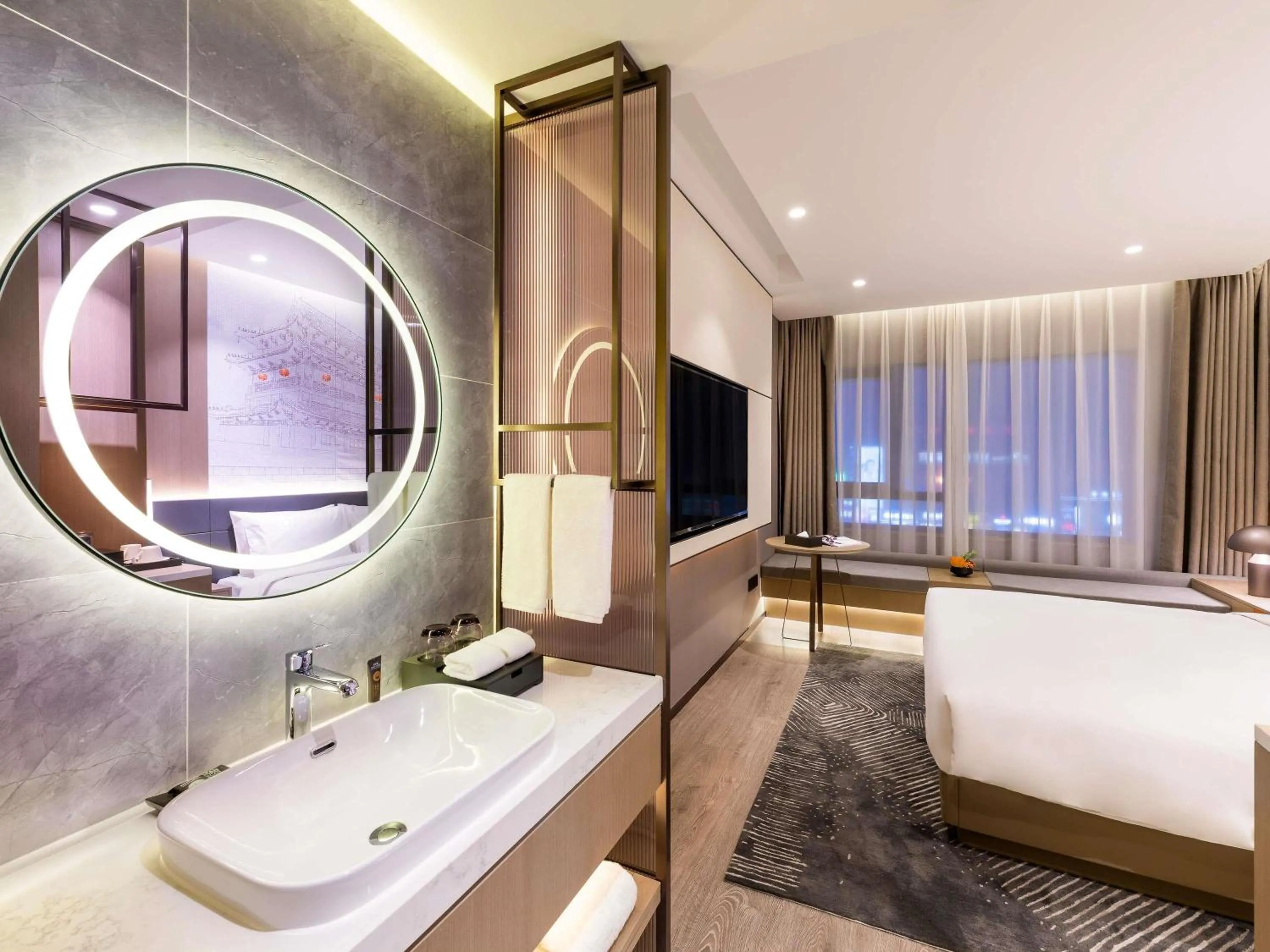 Bedroom, Bed in Novotel Xi'an The Bell Tower