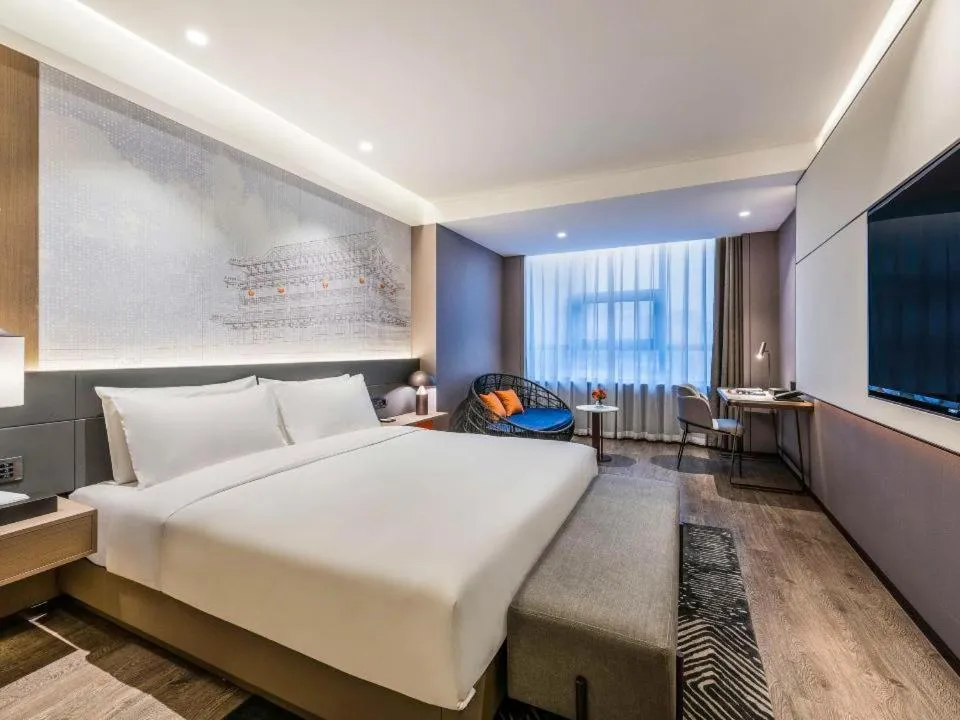 Photo of the whole room, Bed in Novotel Xi'an The Bell Tower