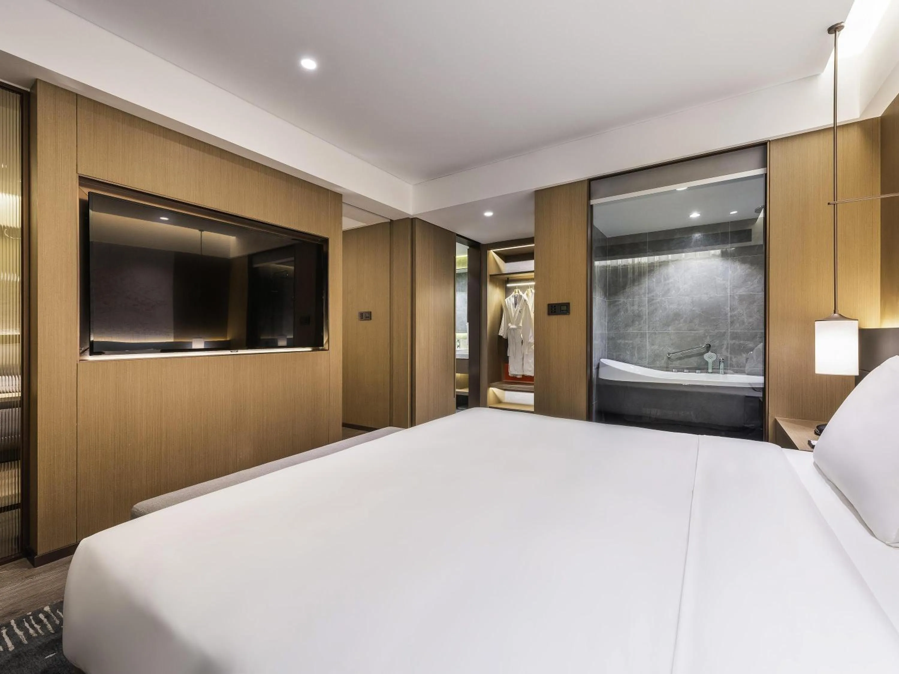 Bedroom, Bed in Novotel Xi'an The Bell Tower