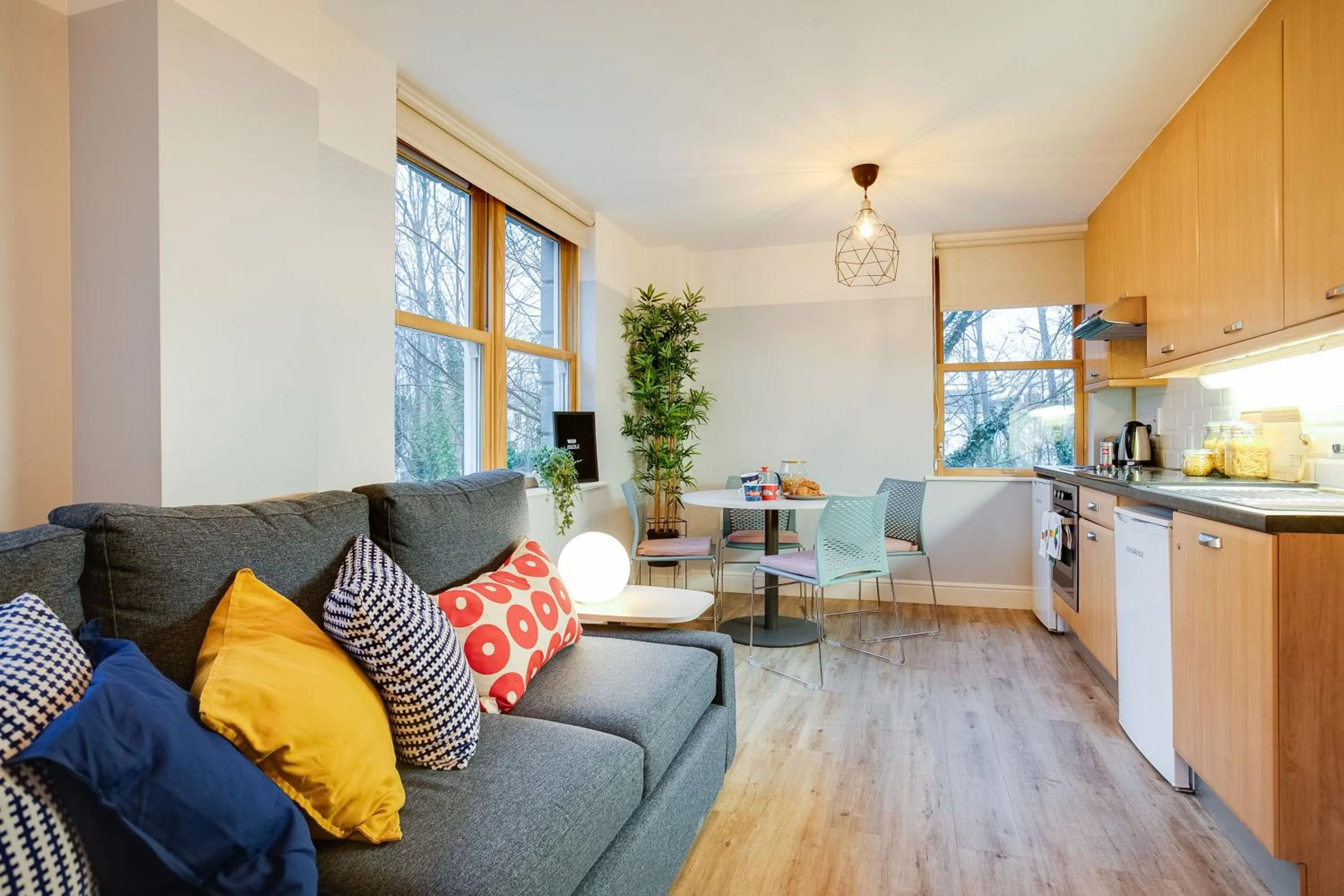 Kitchen or kitchenette in Griffith Rooms