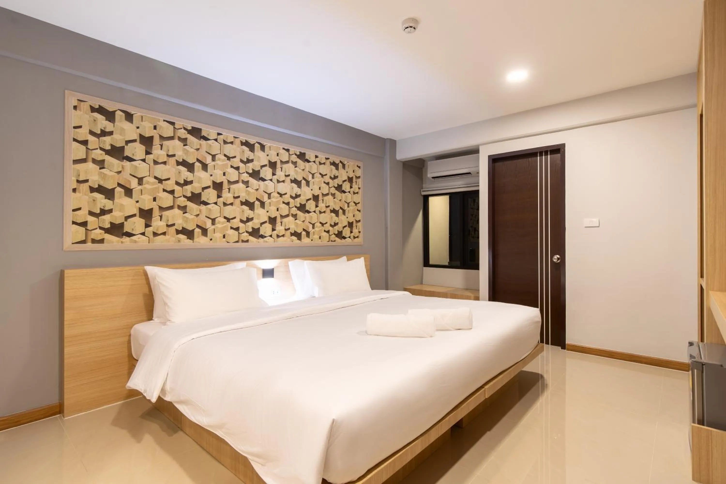 Photo of the whole room, Bed in PLAAI Play Hotel