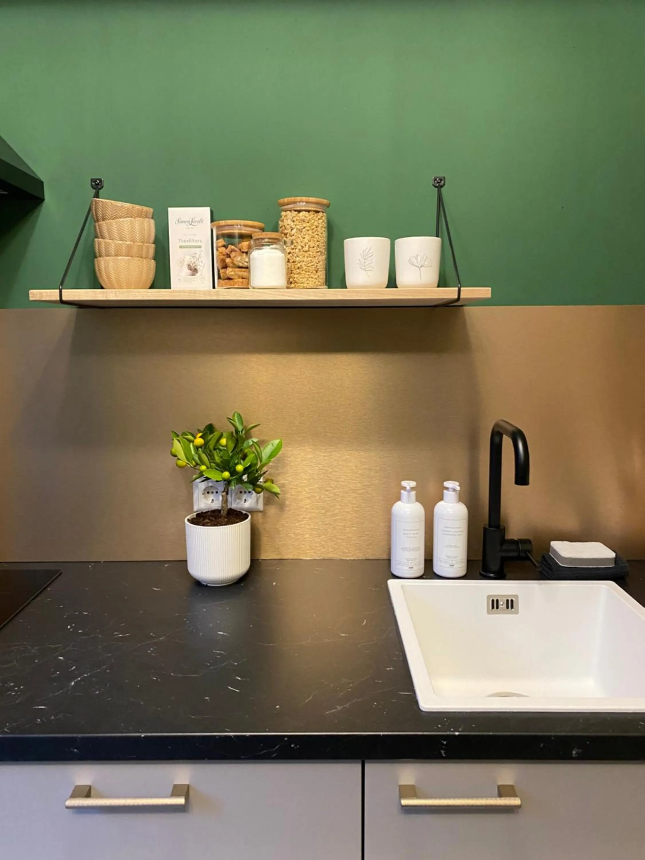 Kitchen or kitchenette in ForRest Suites