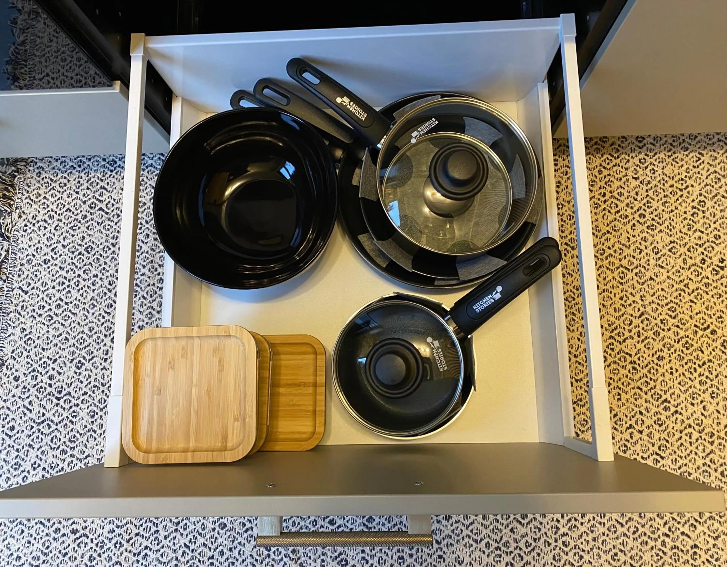 Kitchen or kitchenette in ForRest Suites