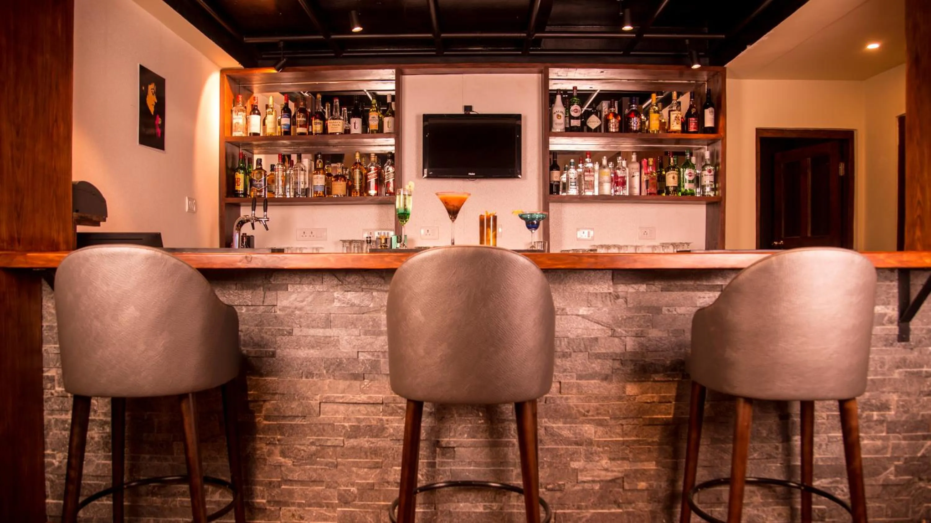 Lounge or bar in Lemon Tree Hotel, Thimphu