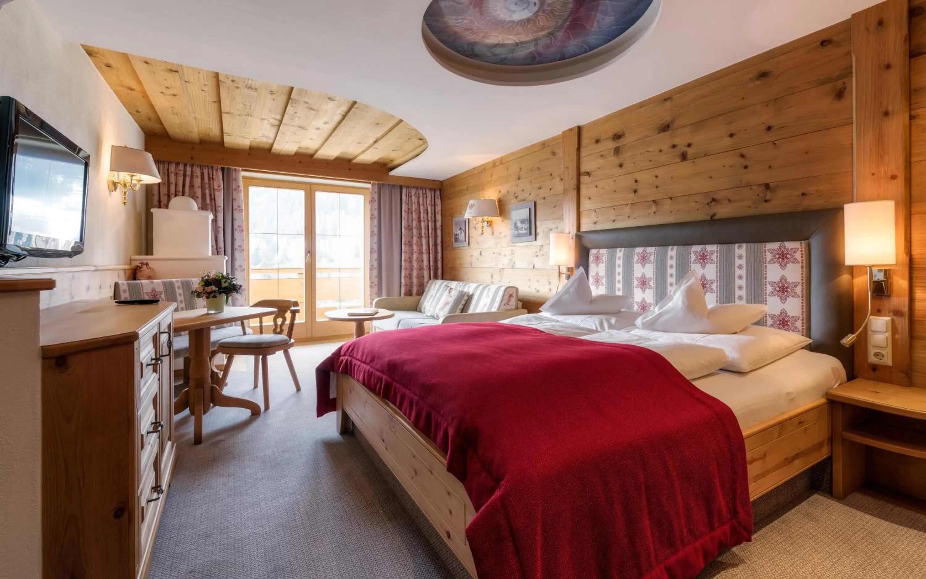 Photo of the whole room, Bed in Hotel Garni Serfauserhof