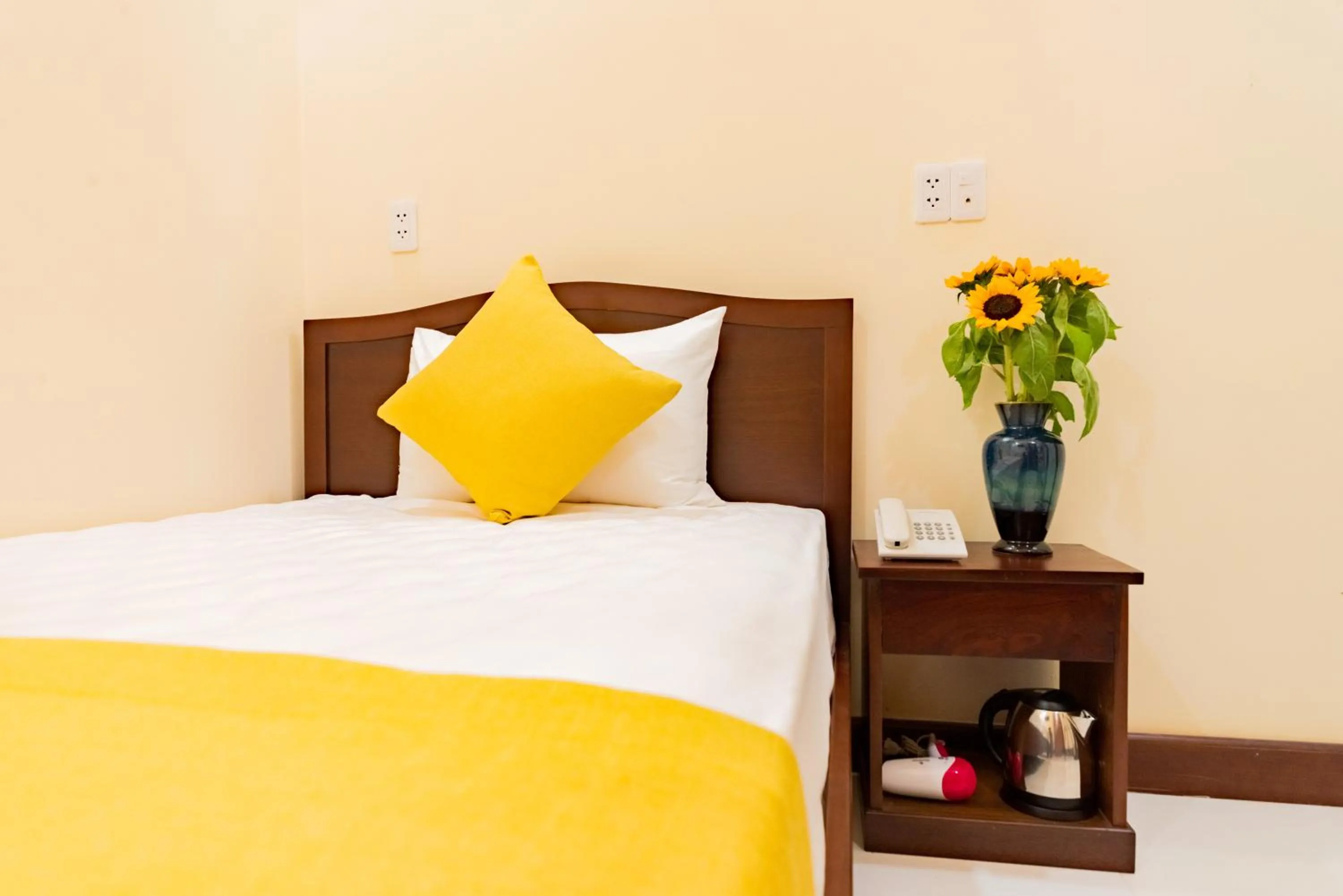 Bed in Green Hill Hotel