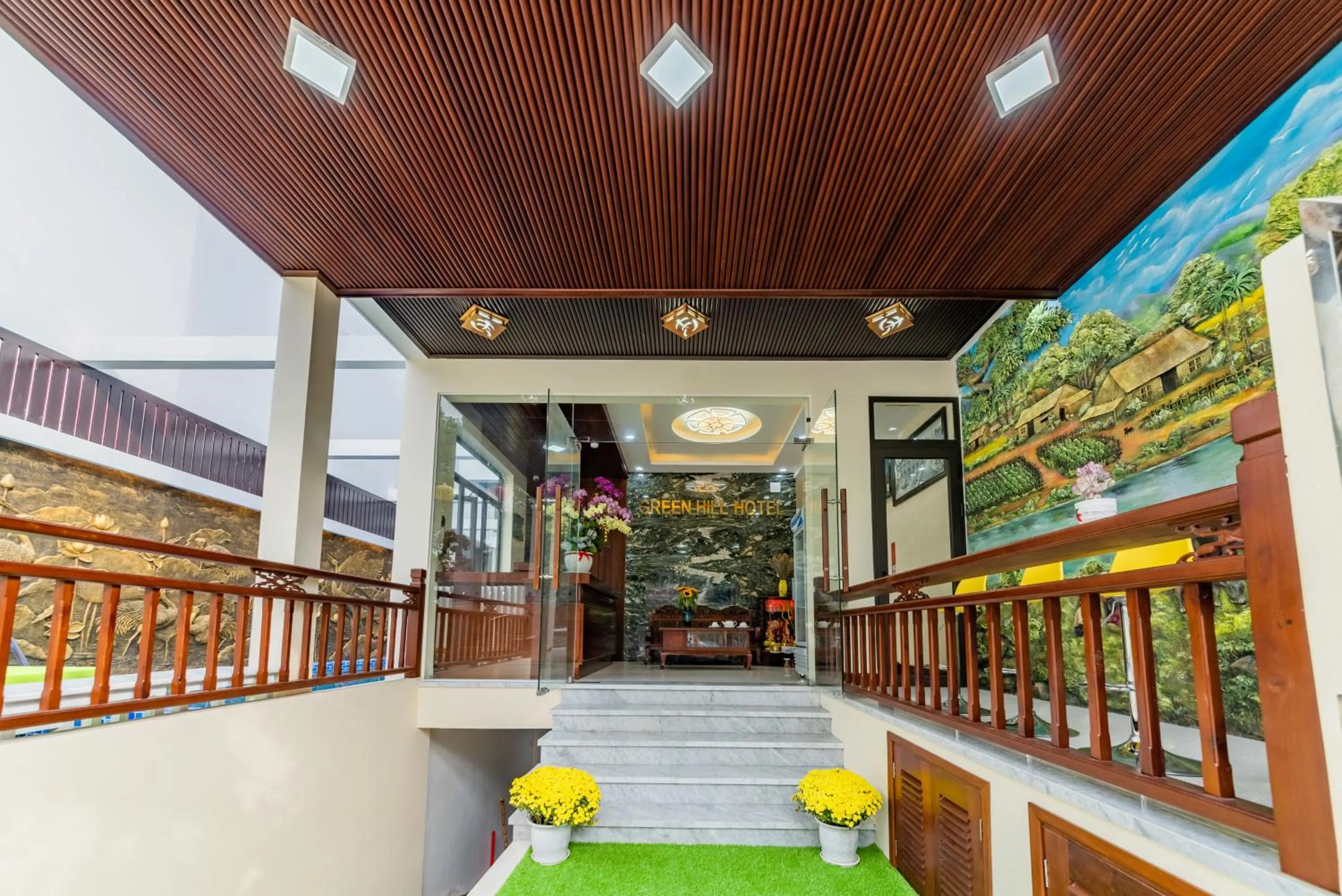 Day in Green Hill Hotel