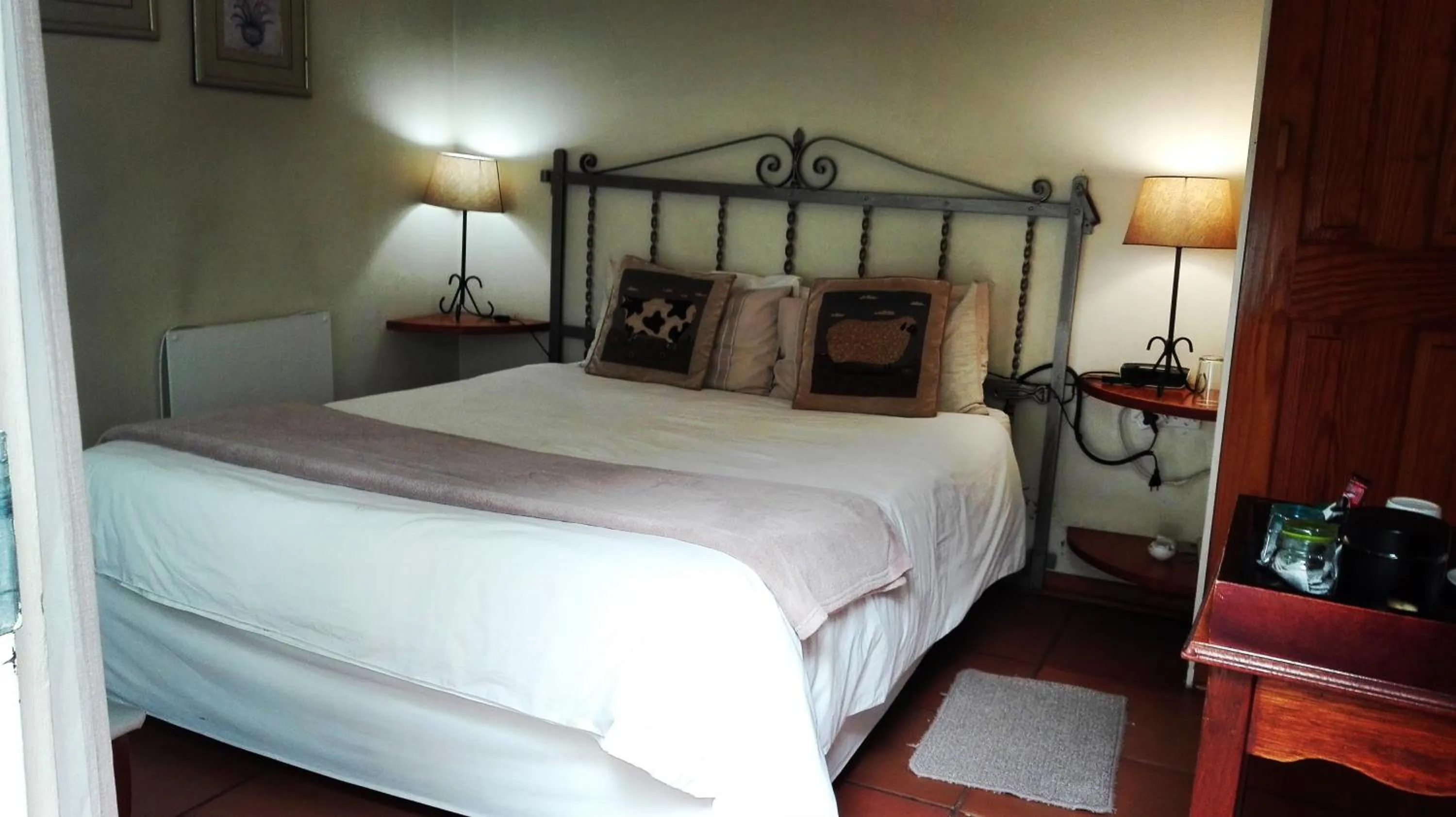 Bedroom, Bed in The Riverhouse Guesthouse