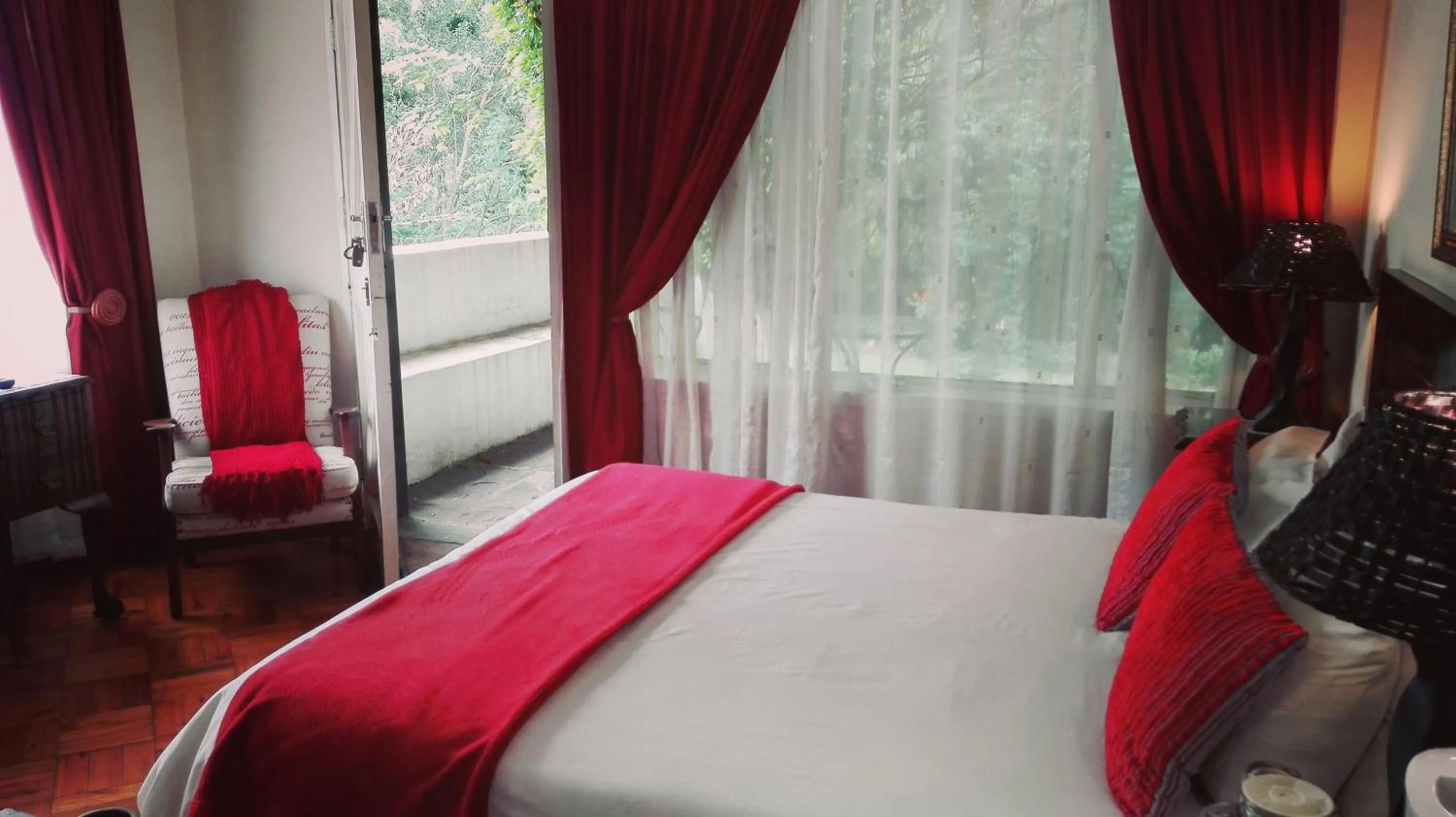 Photo of the whole room, Bed in The Riverhouse Guesthouse