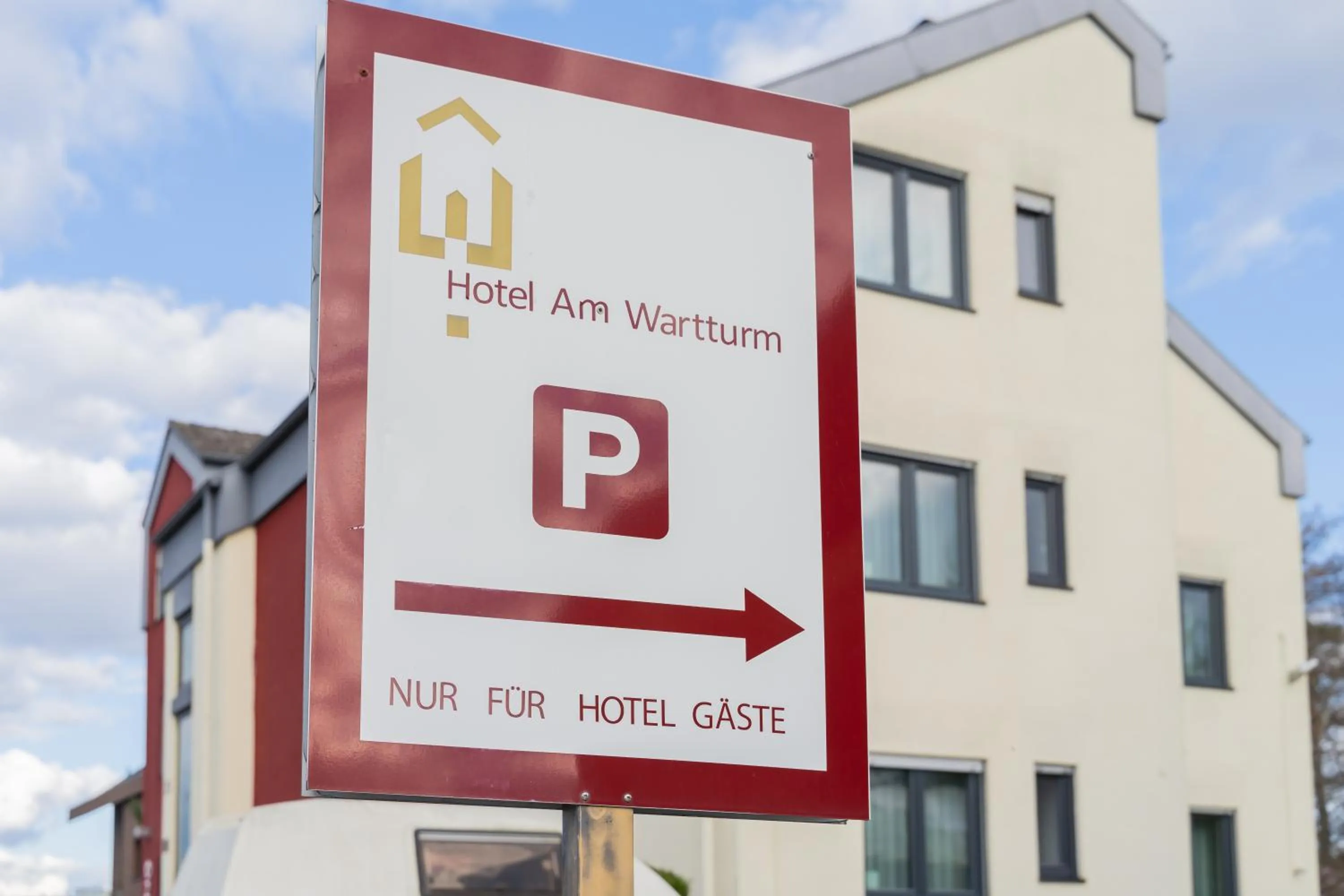 Parking in Hotel & Living Am Wartturm - Hotel & Apartments