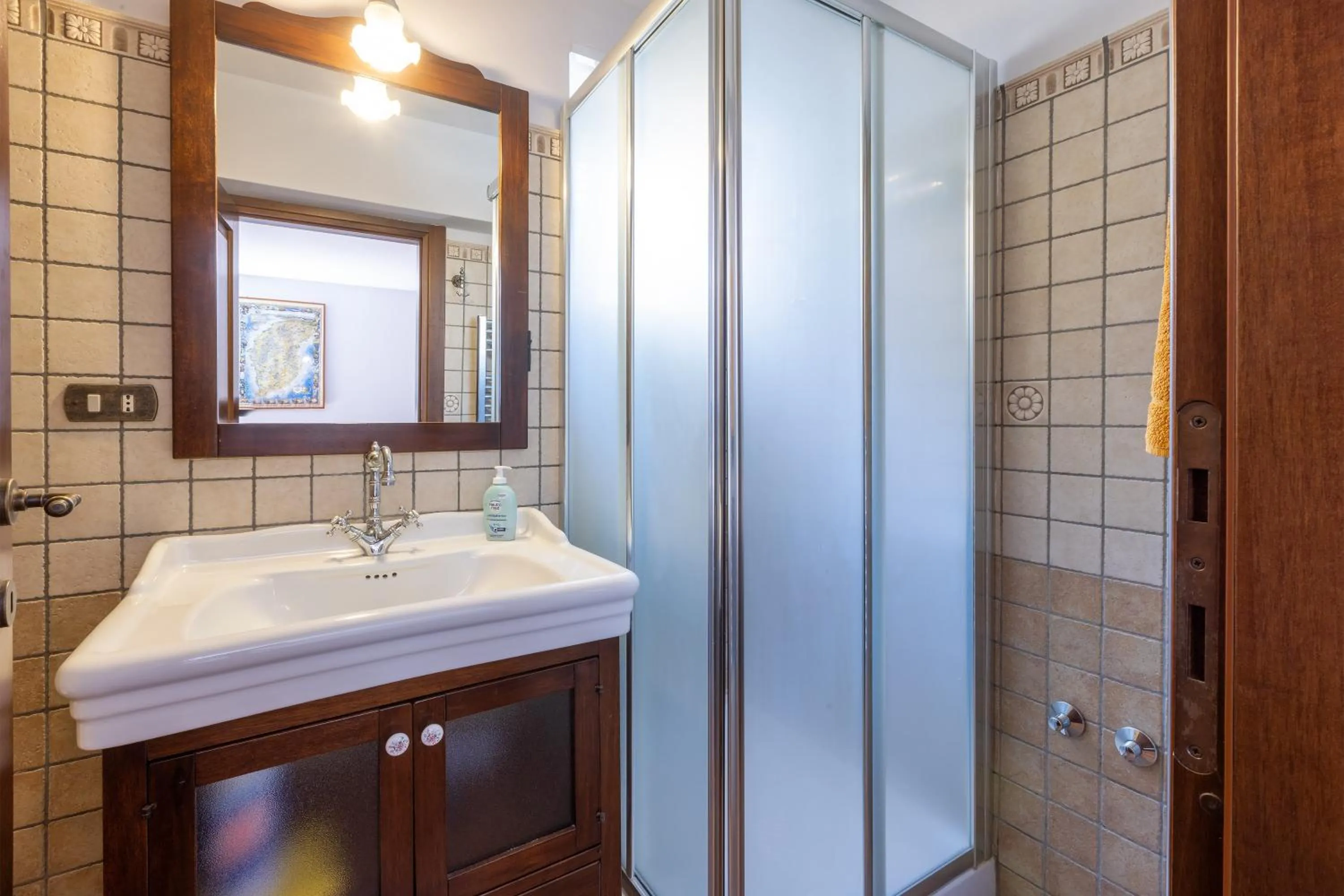 Bathroom in Casa Ulmi con piscina