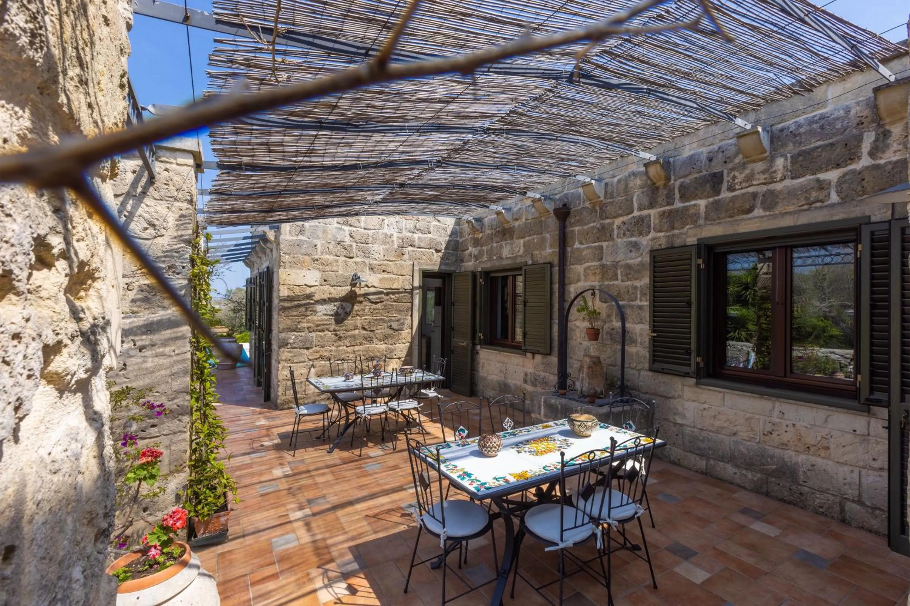 Garden view in Casa Ulmi con piscina