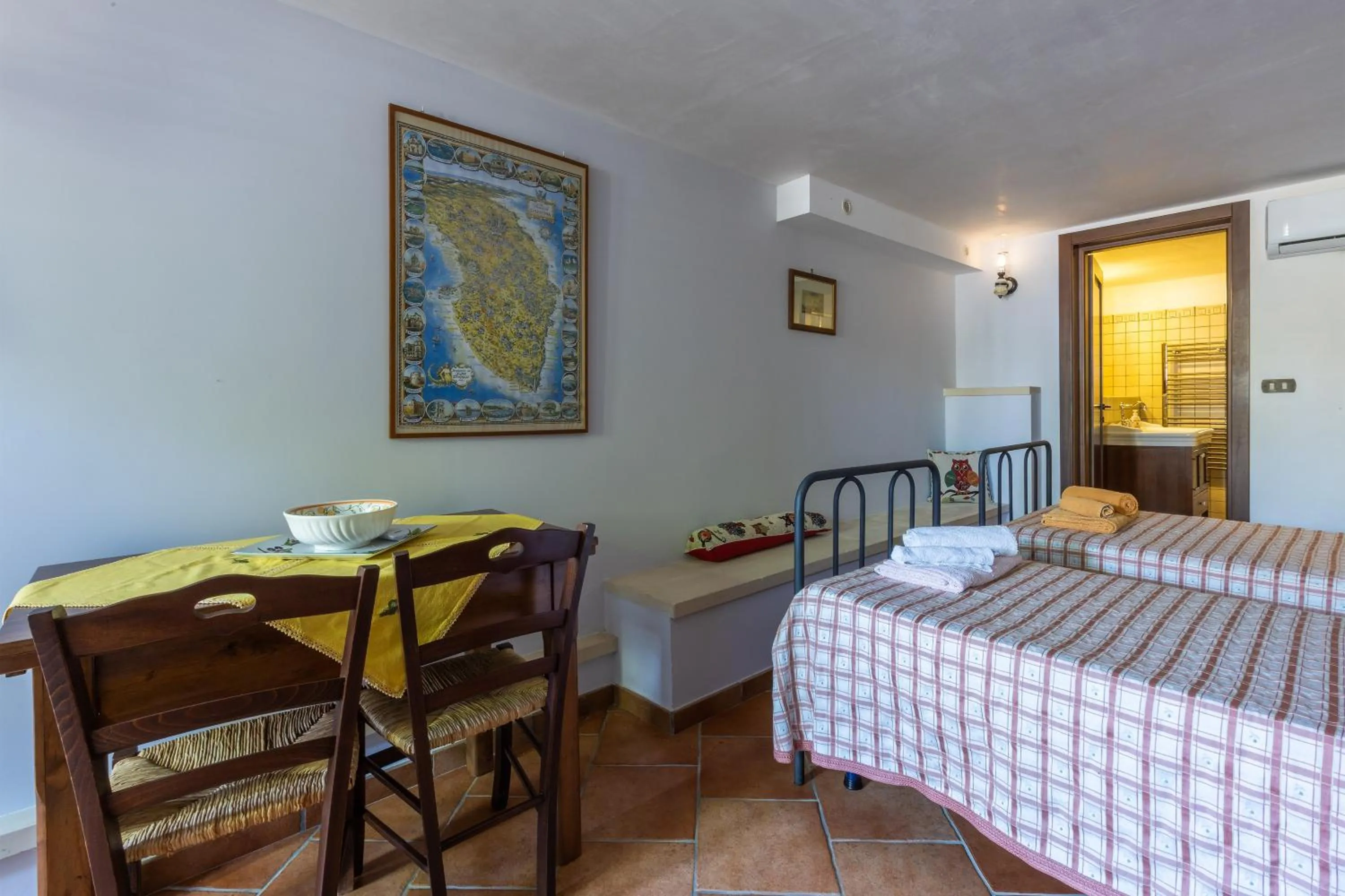 Photo of the whole room, Bed in Casa Ulmi con piscina