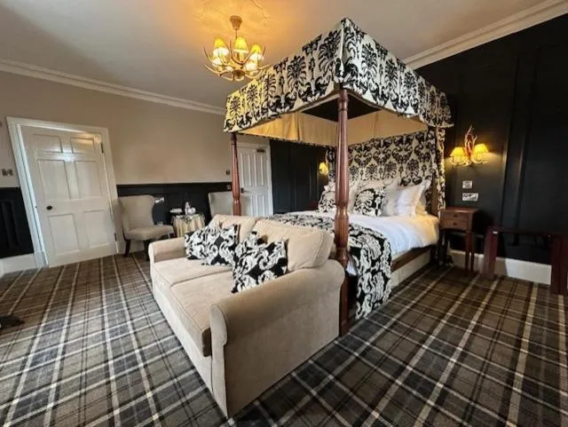 Bed in The Original Rosslyn Inn