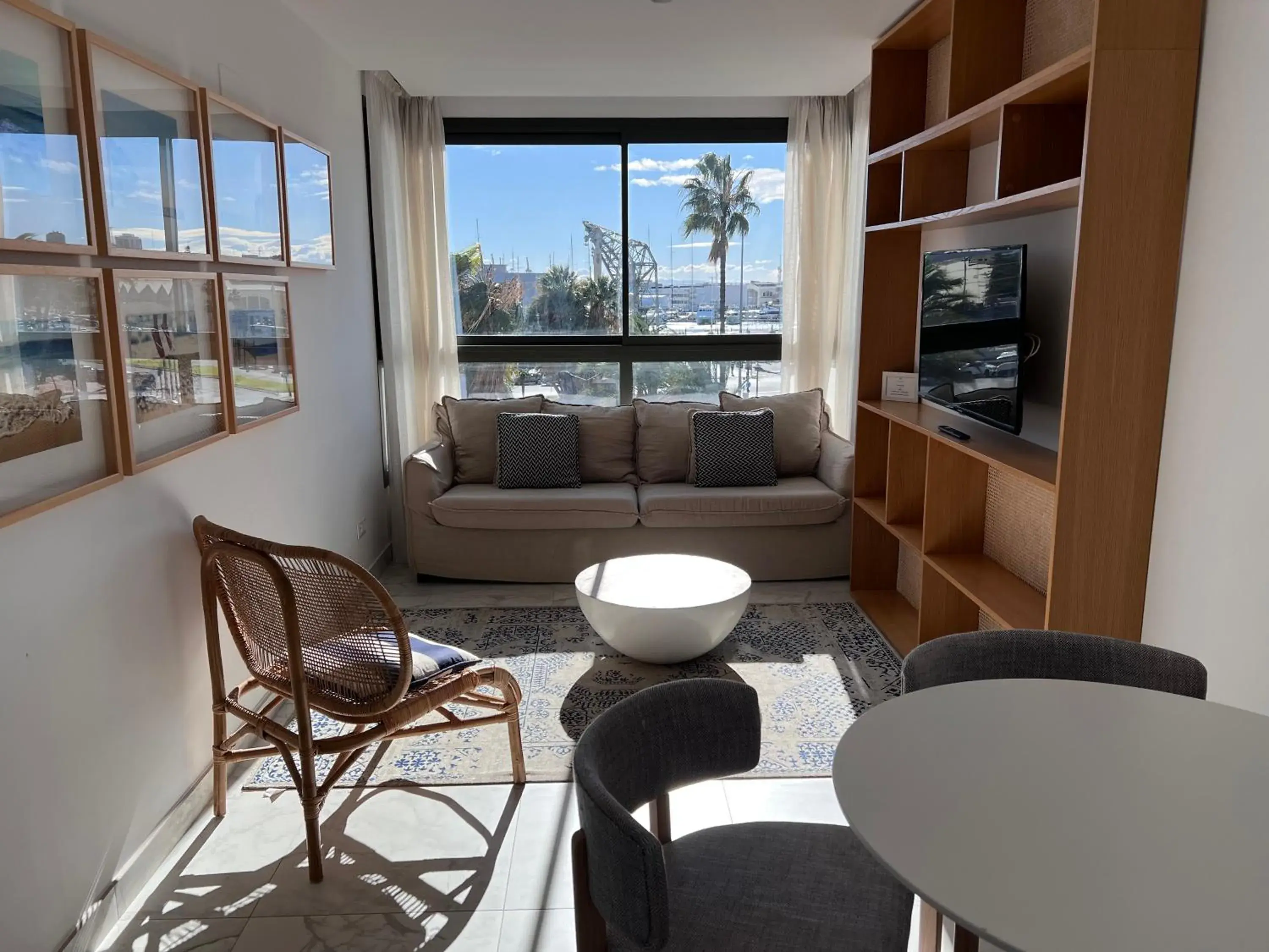 One-Bedroom Apartment in Valencia Luxury - Calma Beach Apartments One-Bedroom Apartment in Valencia Luxury - Calma Beach Apartments