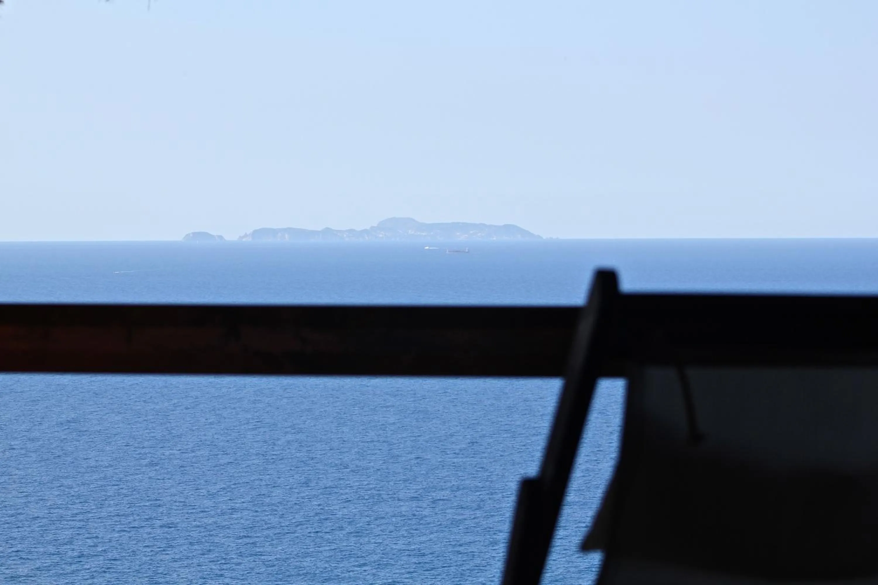 Photo of the whole room in Claro De Lua Circeo B&B