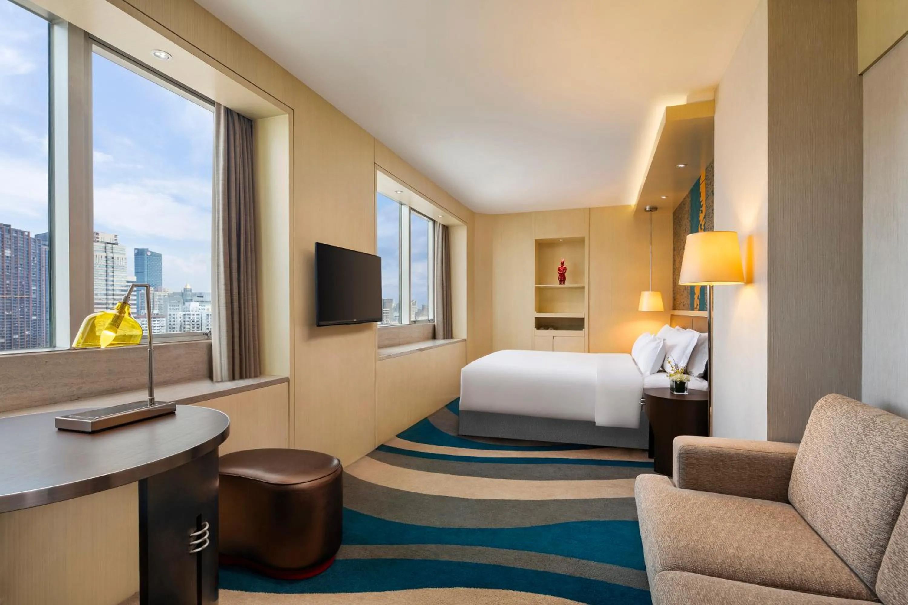 Communal lounge/ TV room, Bed in Radisson Collection Hyland Shanghai