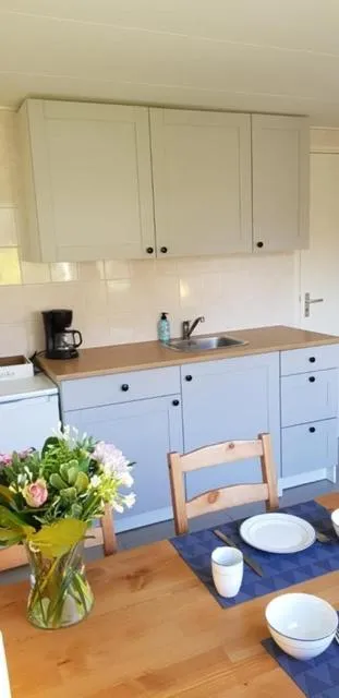 Kitchen or kitchenette in B&B Kleine Vliet