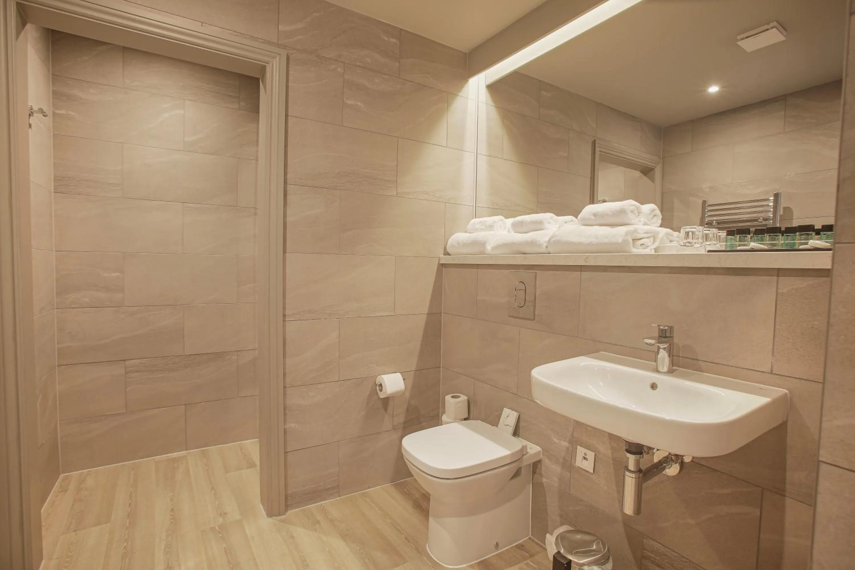 Shower in Royal Whitby