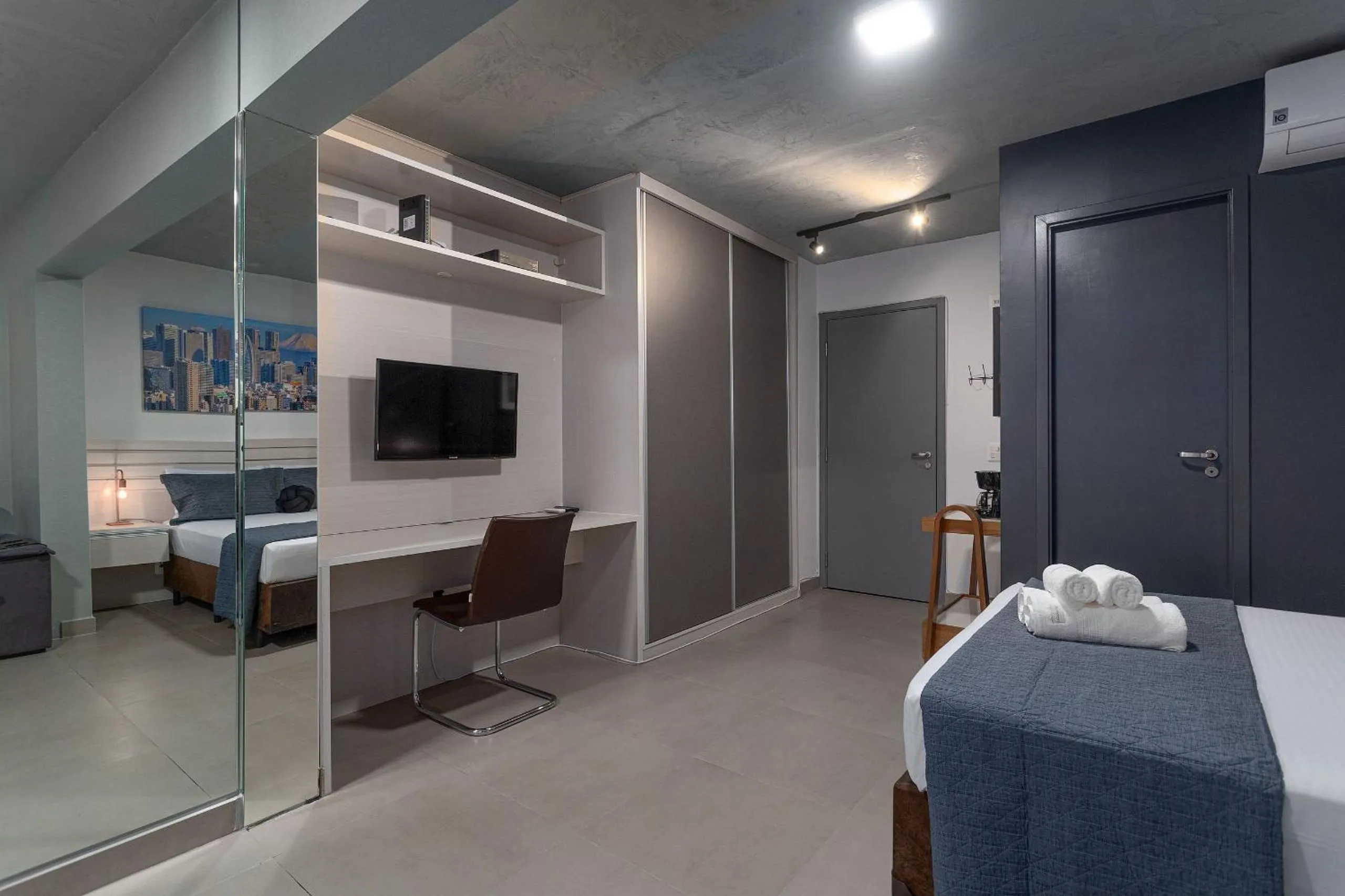 Photo of the whole room, Bed in Vita Bom Retiro