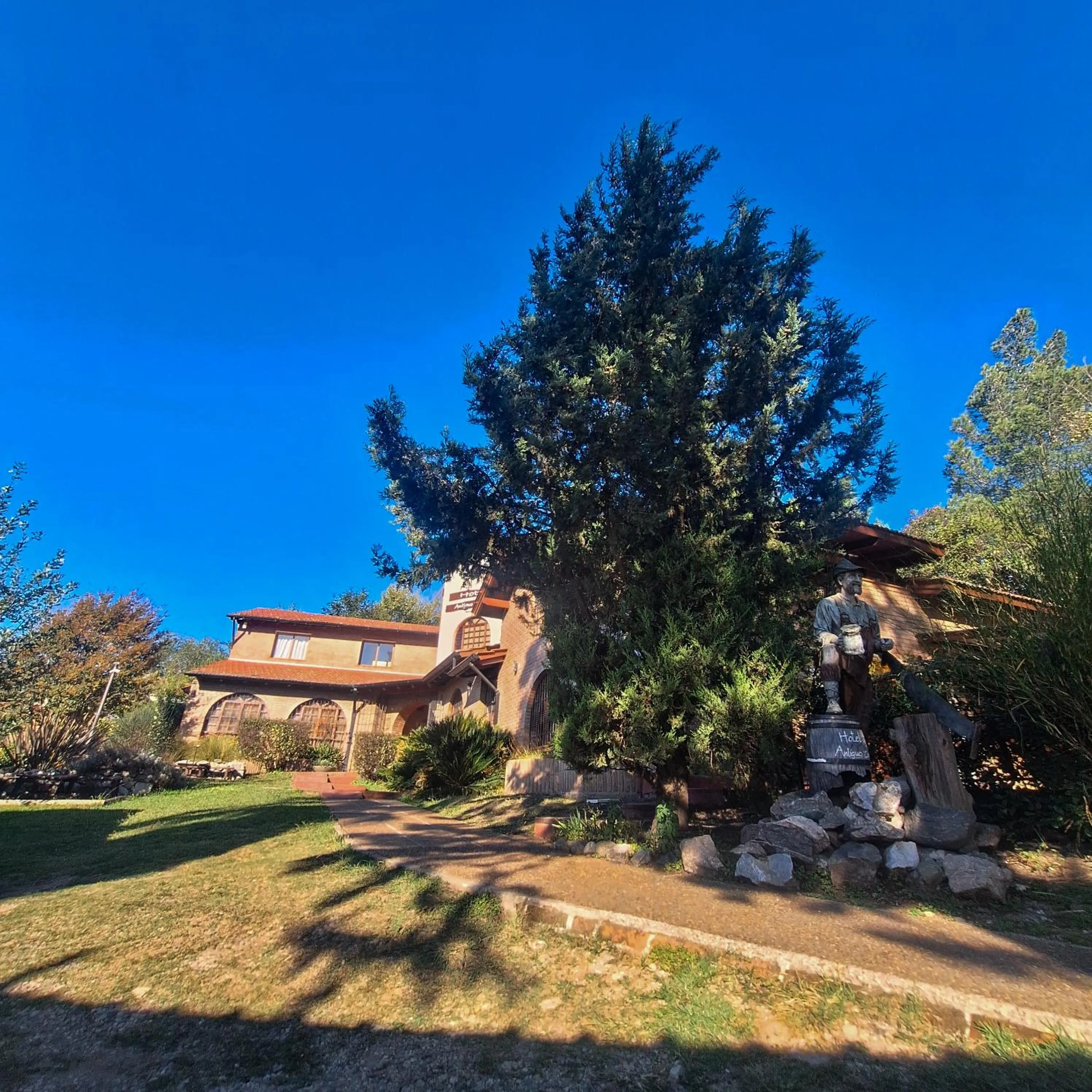 Property building in Hotel Antiguo Camino