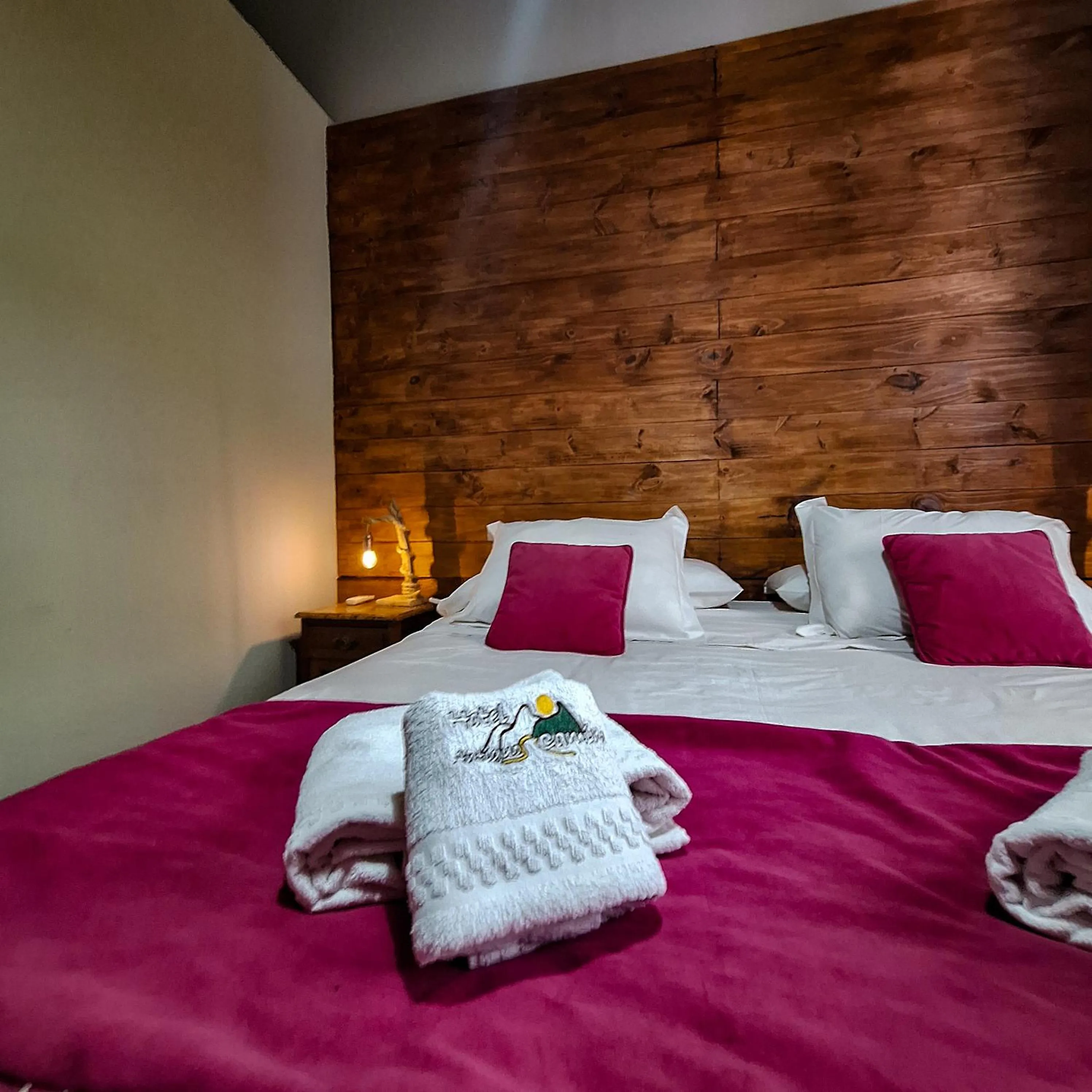 Bedroom, Bed in Hotel Antiguo Camino