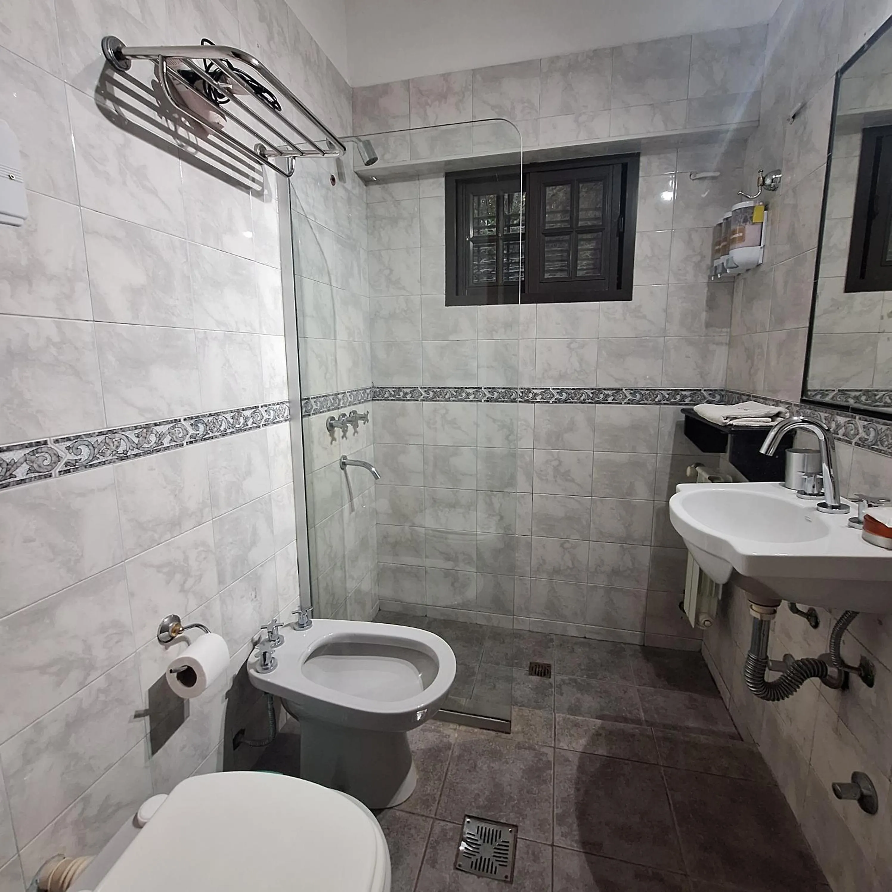 Shower in Hotel Antiguo Camino