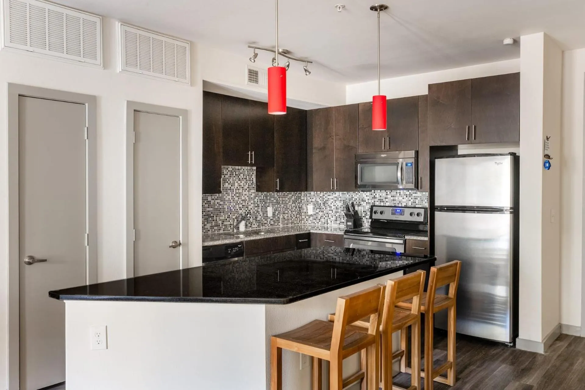 Kitchen or kitchenette in Kasa Love Field-Medical District Dallas