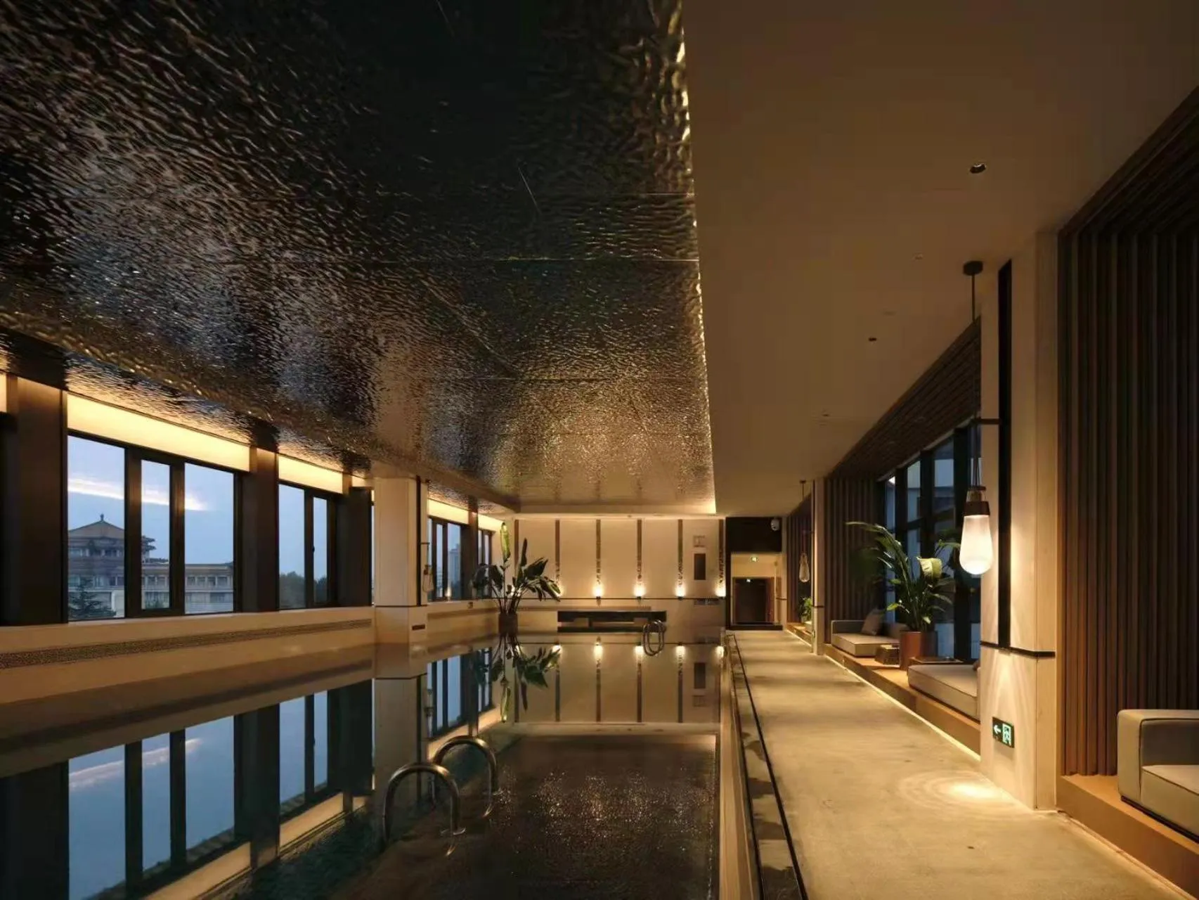 Swimming pool in Prime Hotel Beijing Wangfujing