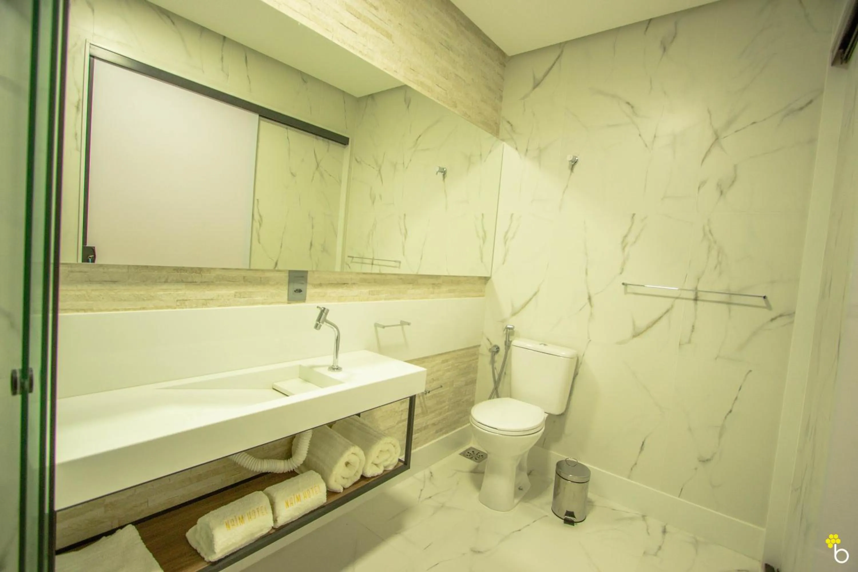 Bathroom in NAIM Hotel Capitólio