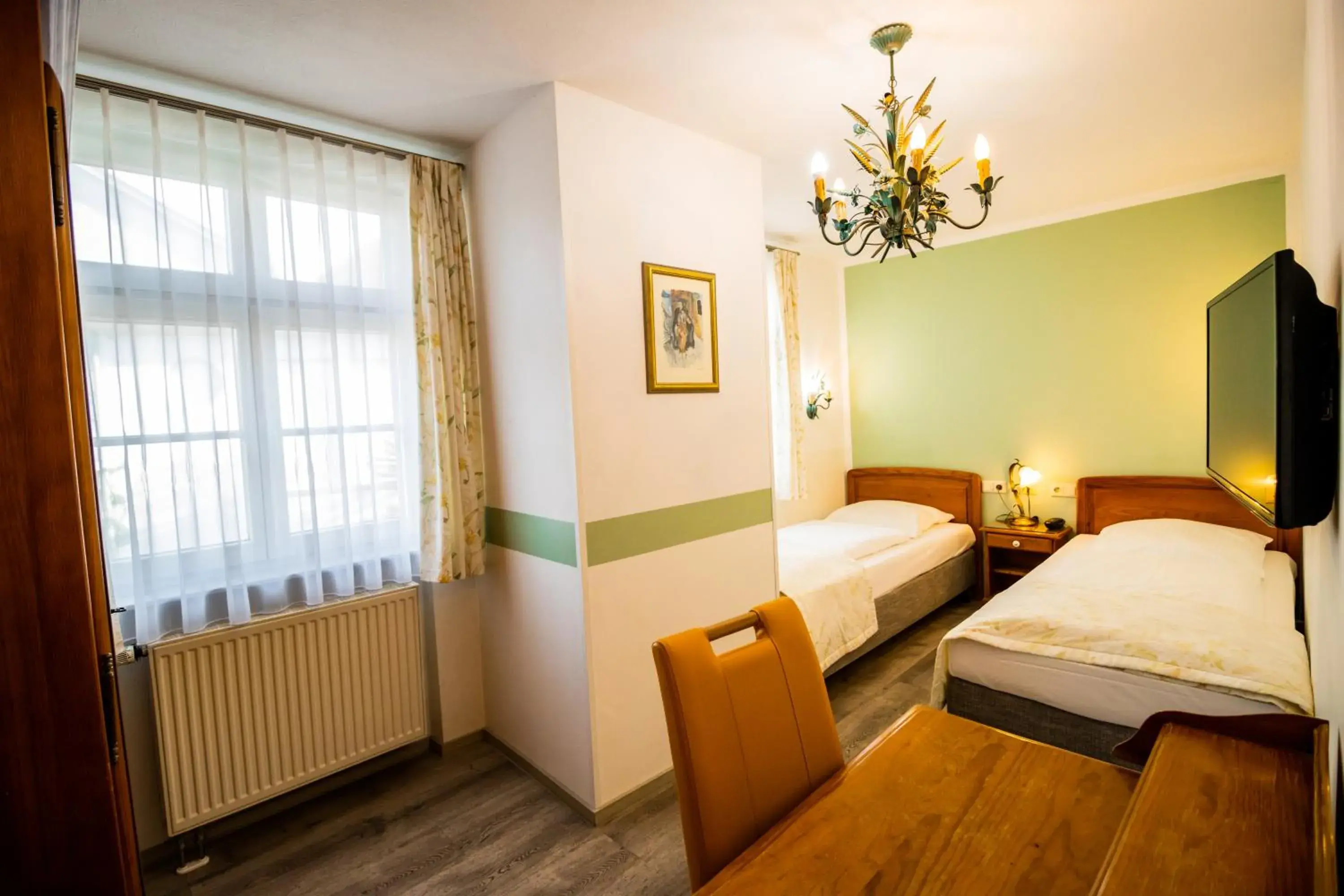 Twin Room with Bathroom - single occupancy in Hotel Gasthof Rössle Twin Room with Bathroom - single occupancy in Hotel Gasthof Rössle