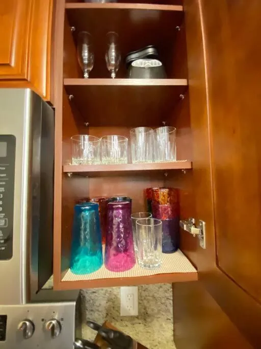 409-Waterfront View, WIFI, Pool, Close to BUCS Stadium