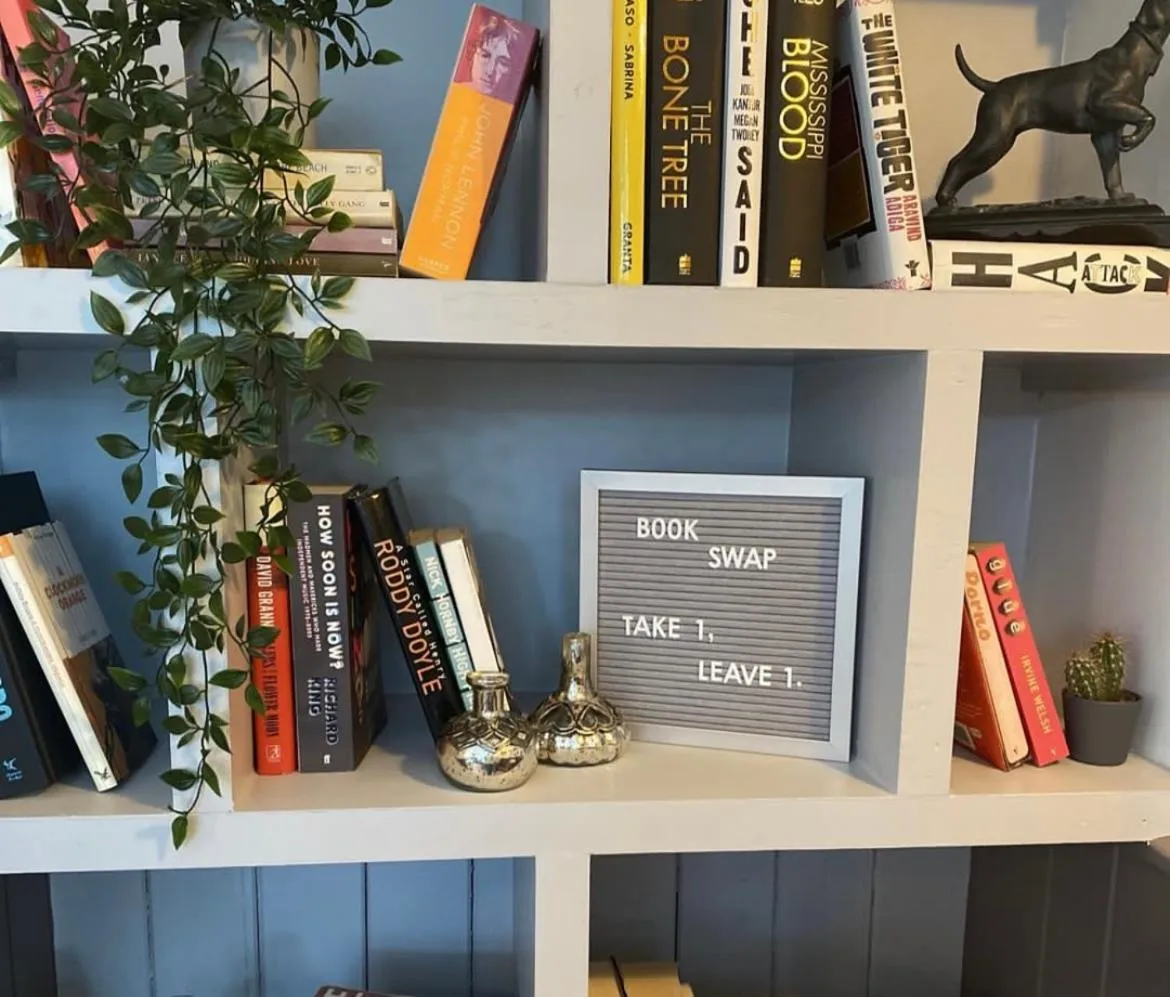 Library in The Bournbrook Inn