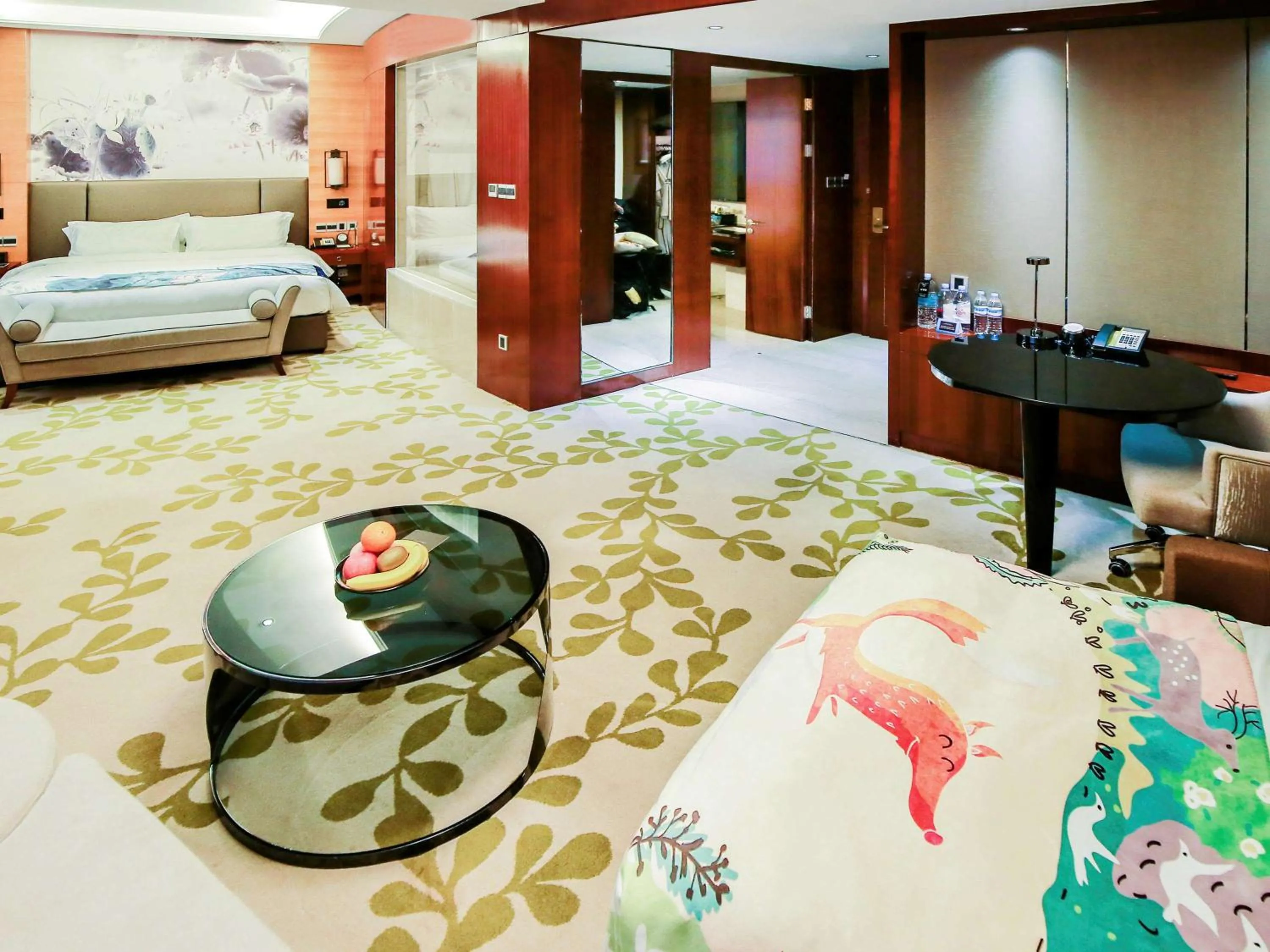 Photo of the whole room, Bed in Enlux Hotel