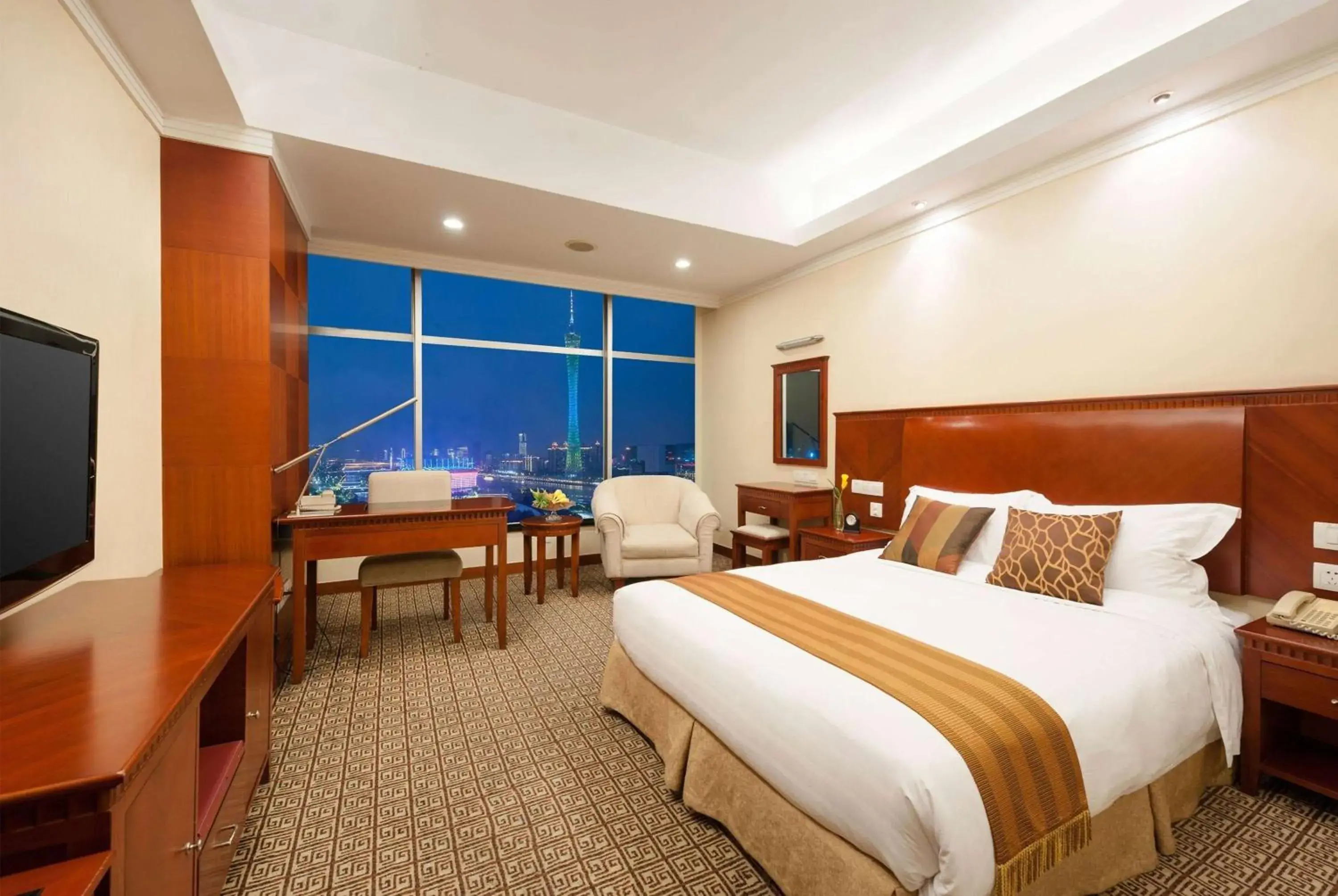 Executive Queen Room in Ramada by Wyndham Pearl Guangzhou-Canton Fair Free Shuttle Bus Executive Queen Room in Ramada by Wyndham Pearl Guangzhou-Canton Fair Free Shuttle Bus