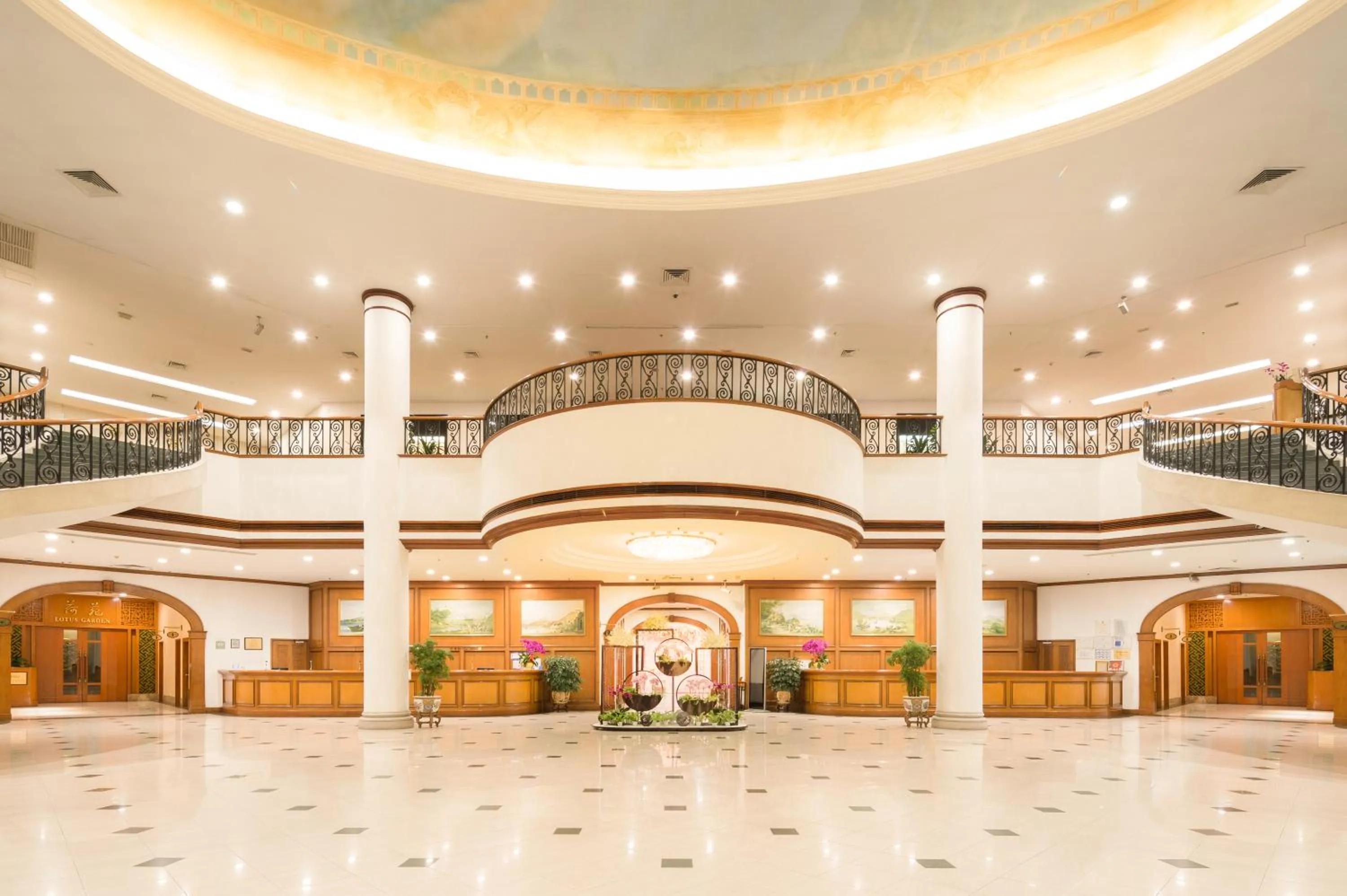 Lobby or reception in Ramada by Wyndham Pearl Guangzhou