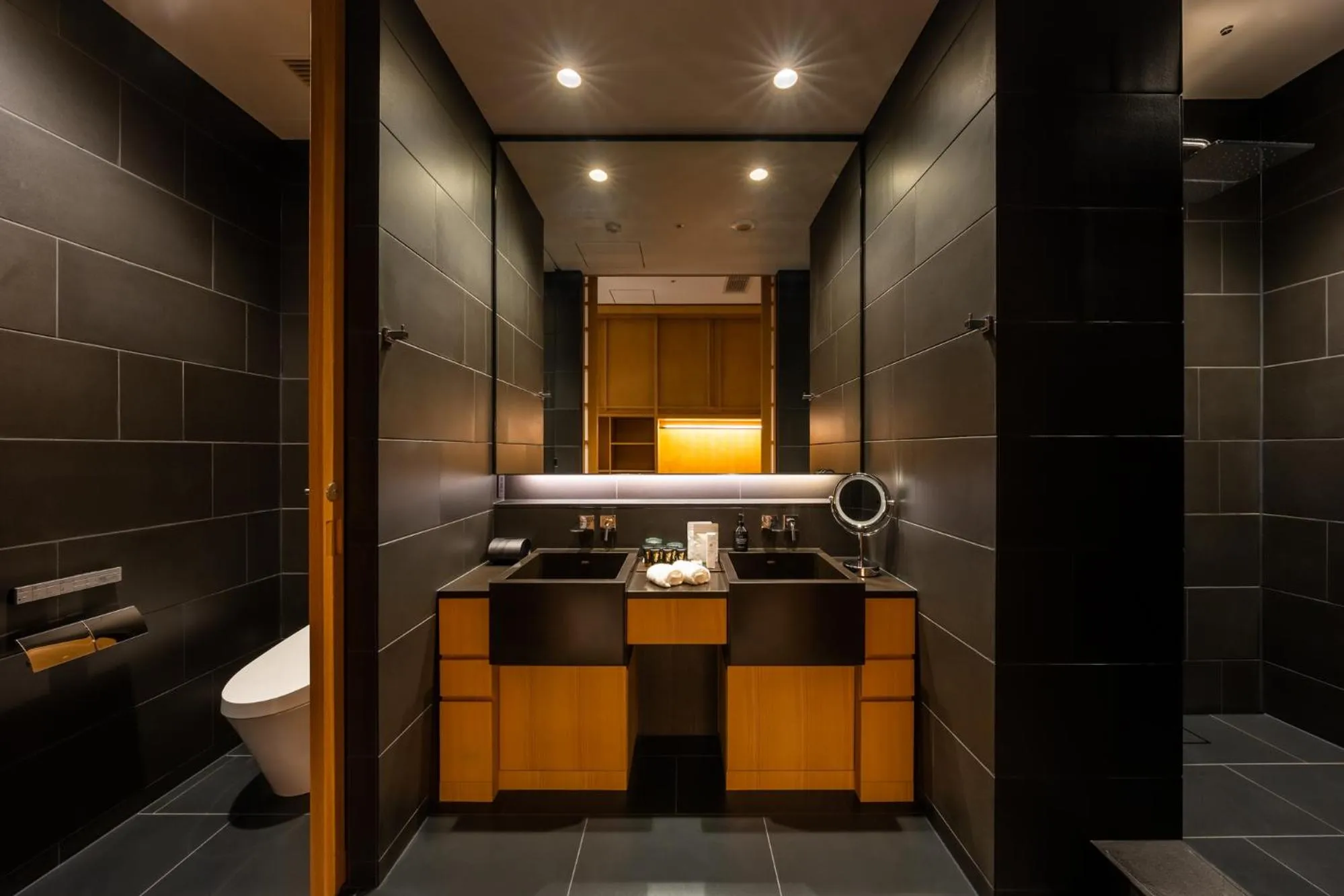 Shower in Pearl Star Hotel ATAMI