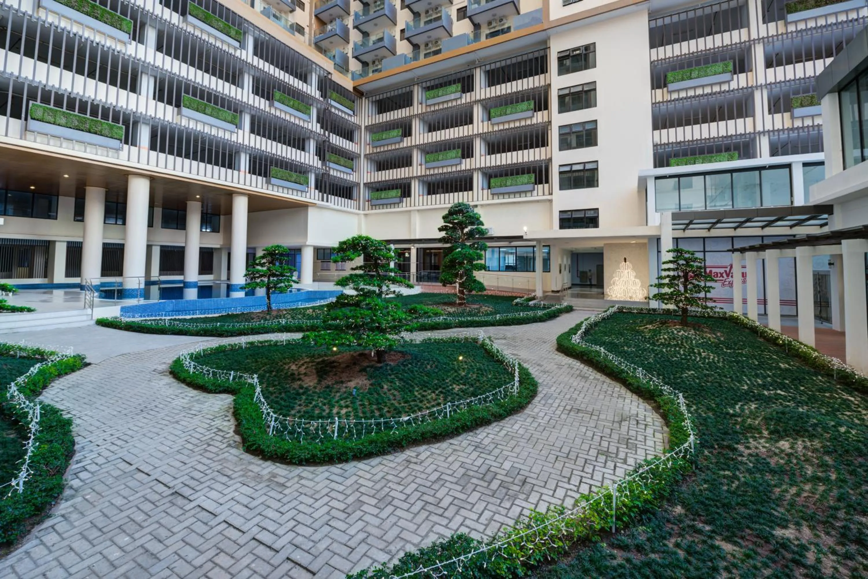 Garden in Sky Tree Hotel by New World Hospitality