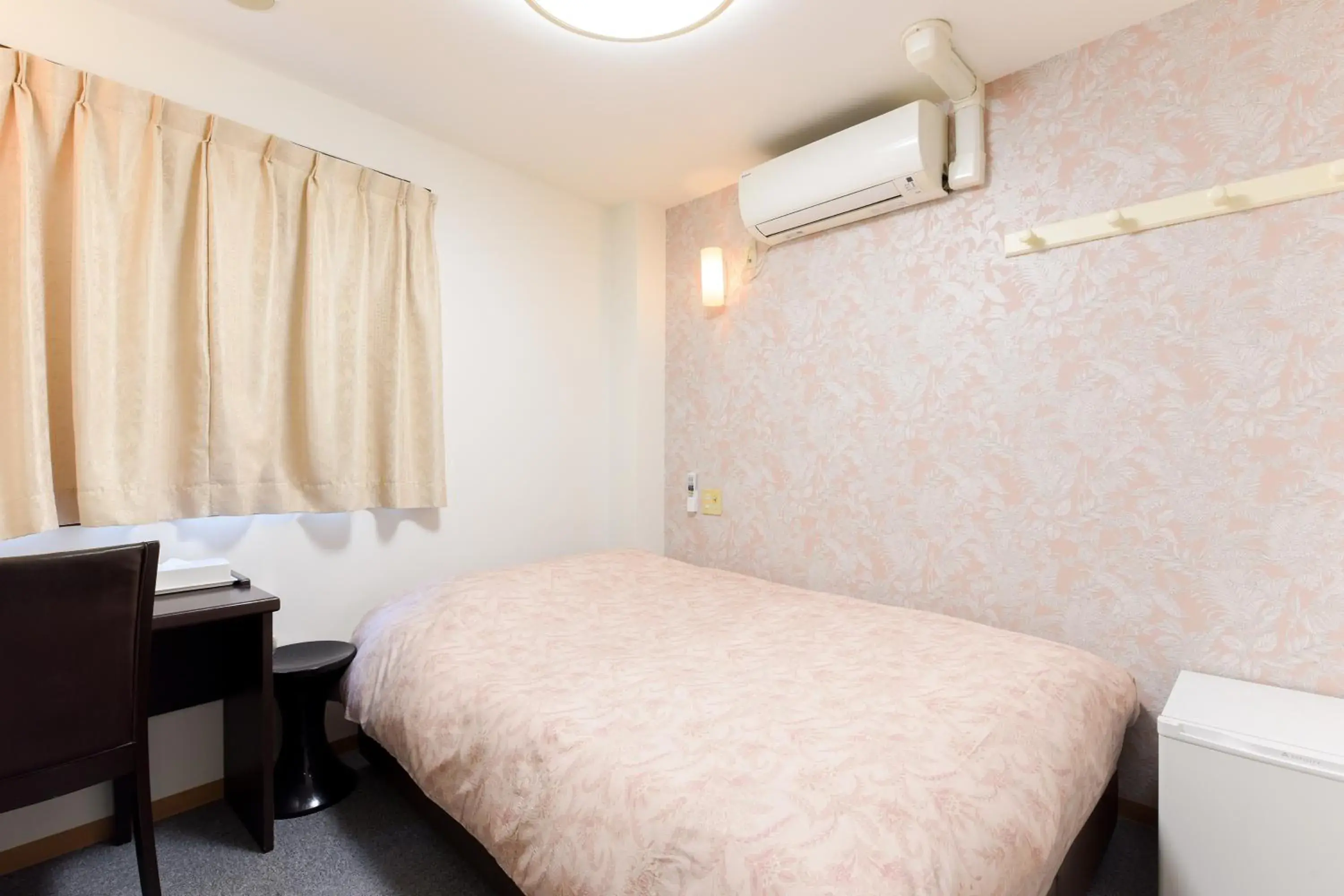 Double Room - single occupancy - Non-Smoking in Otsuka Town Hotel Double Room - single occupancy - Non-Smoking in Otsuka Town Hotel